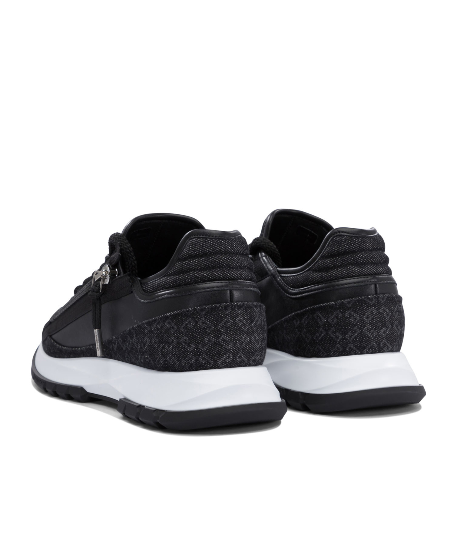 Givenchy Spektre Runner Low-top Sneakers In Black