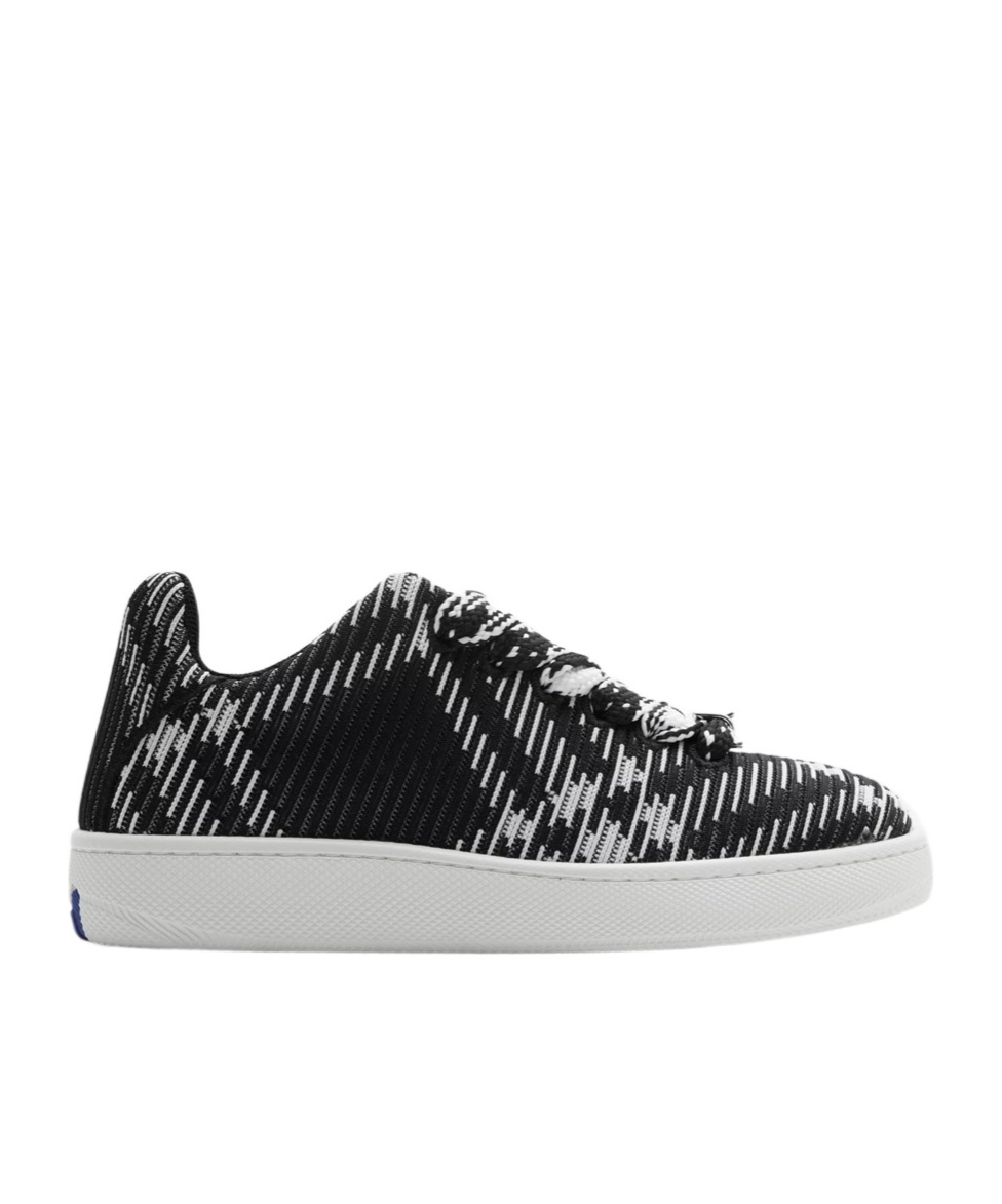 Burberry Check-patterned Low-top Sneakers In Black