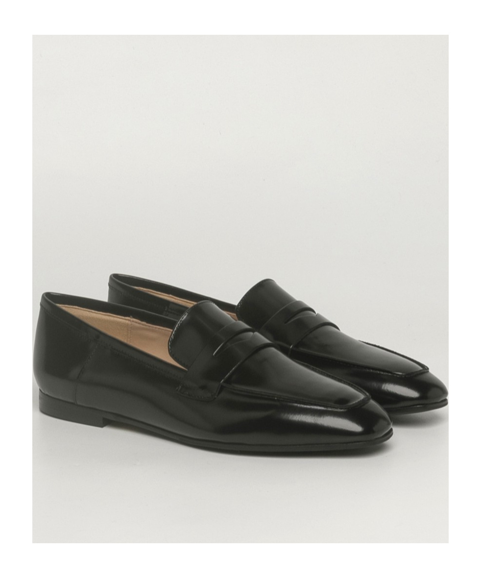 Fabio Rusconi Logo Round-head Loafers In Black
