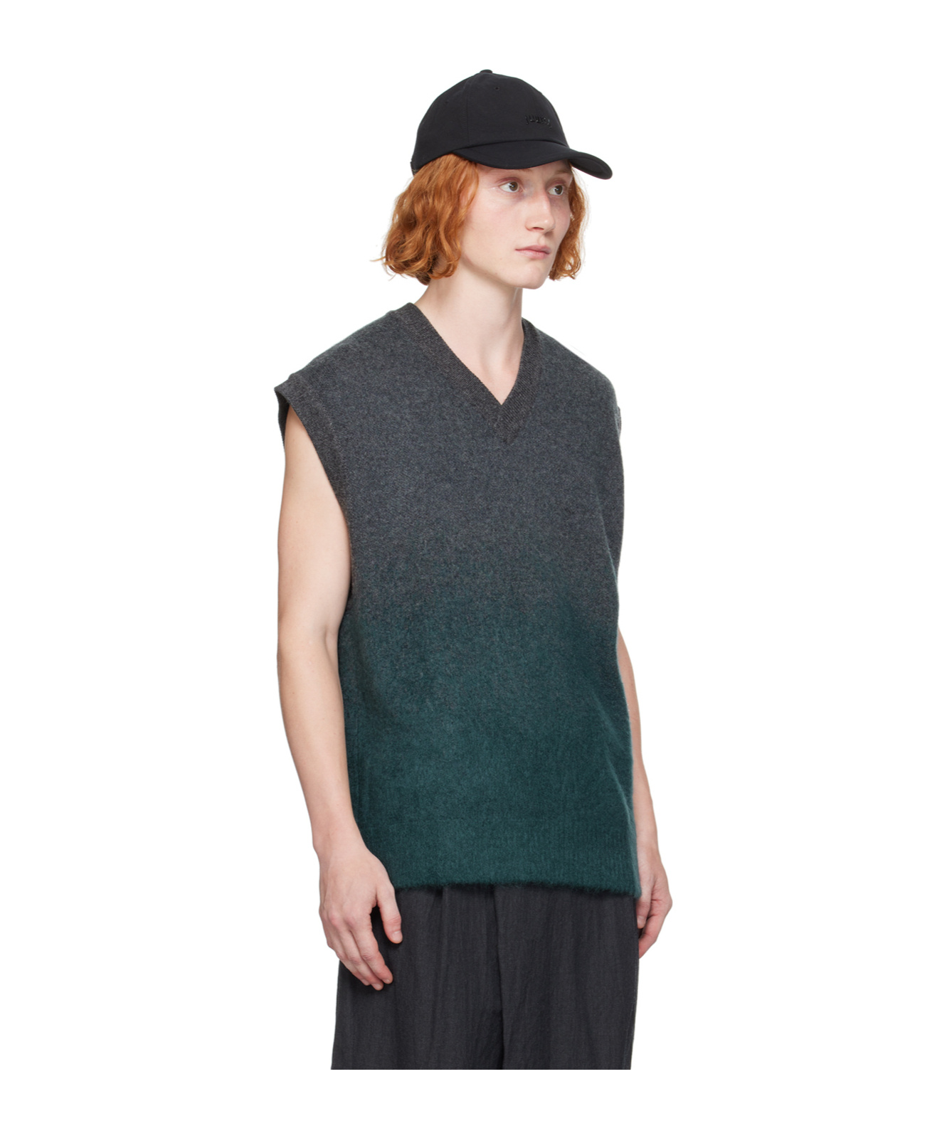 Juunj Gradient Knitted Vest In Black