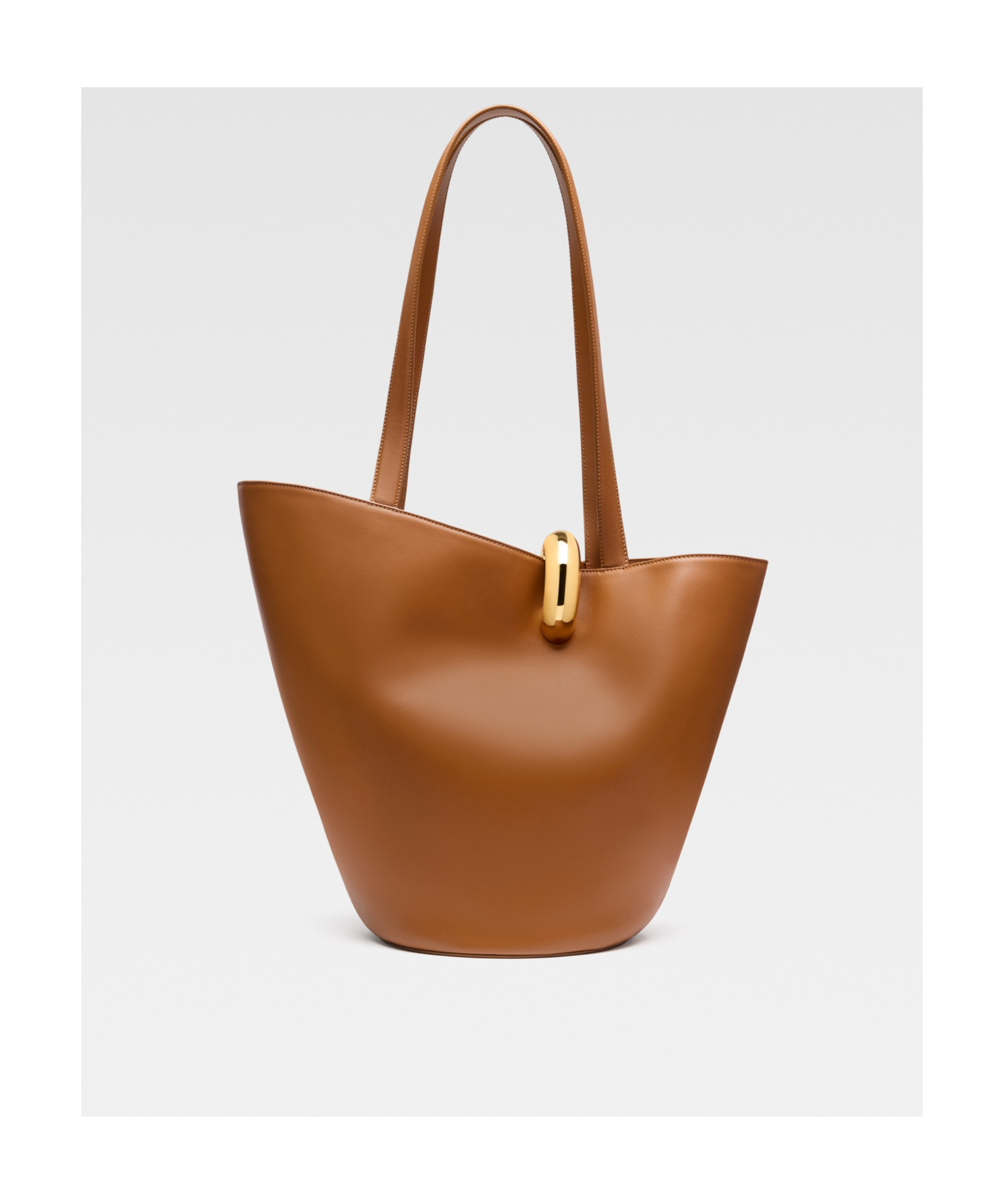 Jacquemus The Medium Bambola Asymmetric Leather Bucket Bag In Brown