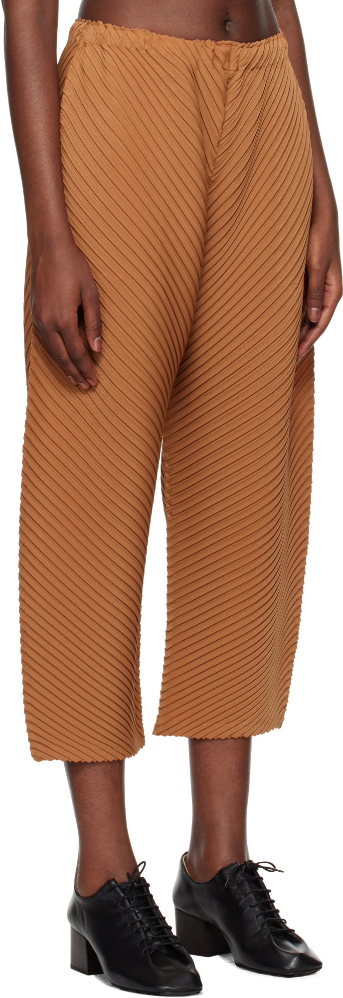 Shop Issey Miyake Elastic Waist Casual Pants In Brown