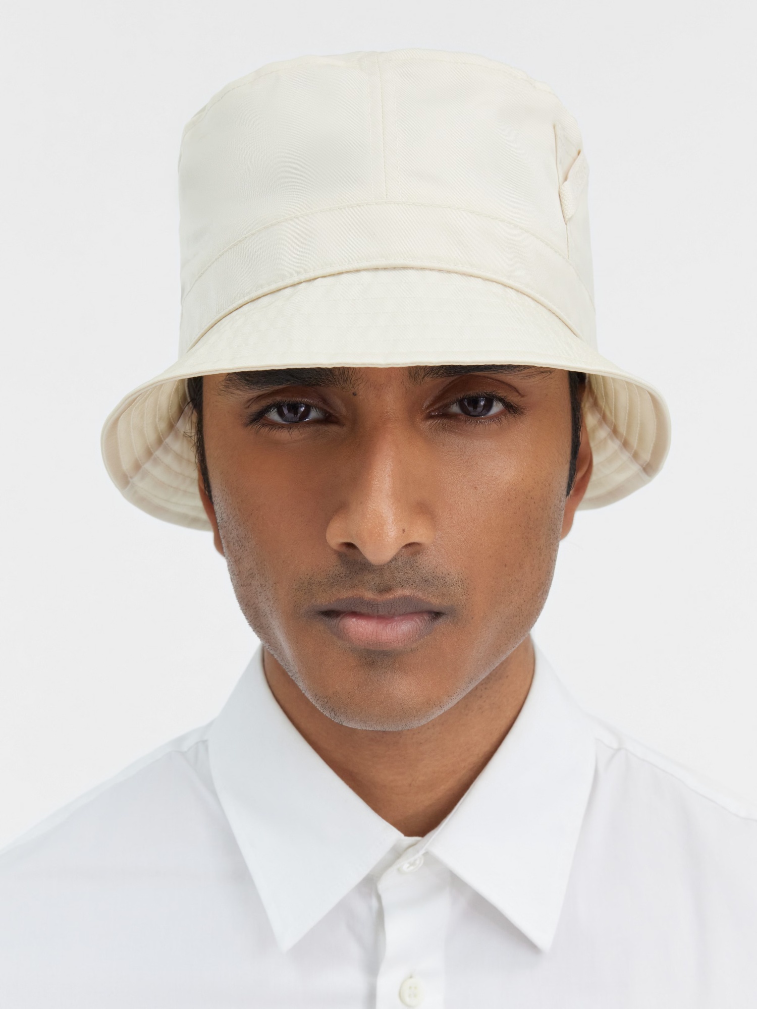 Jacquemus Logo Details Fisherman's Hat In Nude