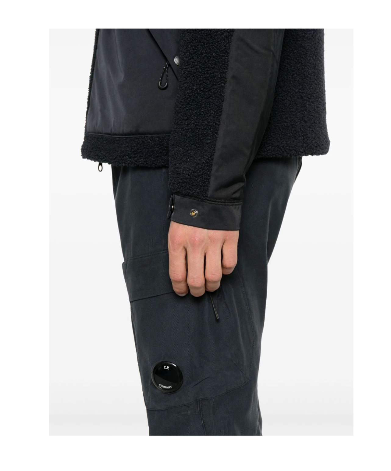 C.p. Company Cargo Pants In Black
