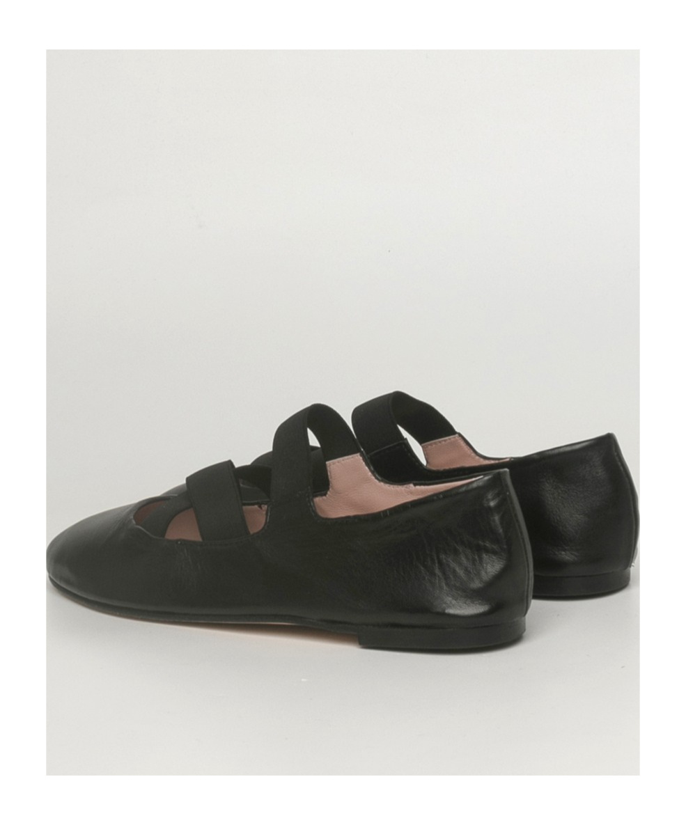 Pretty Ballerinas Nicole Ballet Shoes In Black