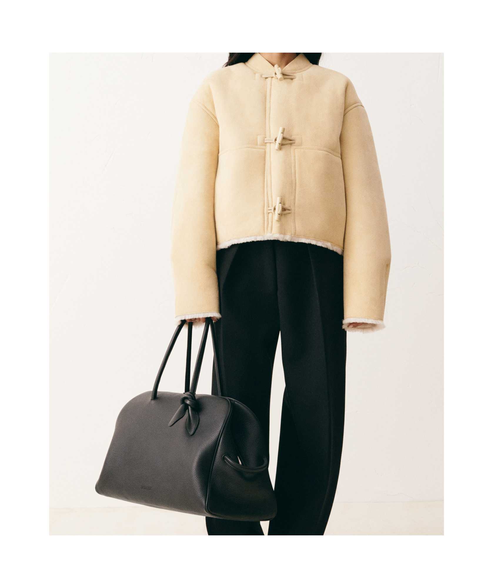 Jacquemus Large Bowling Shoulder Bag In Black