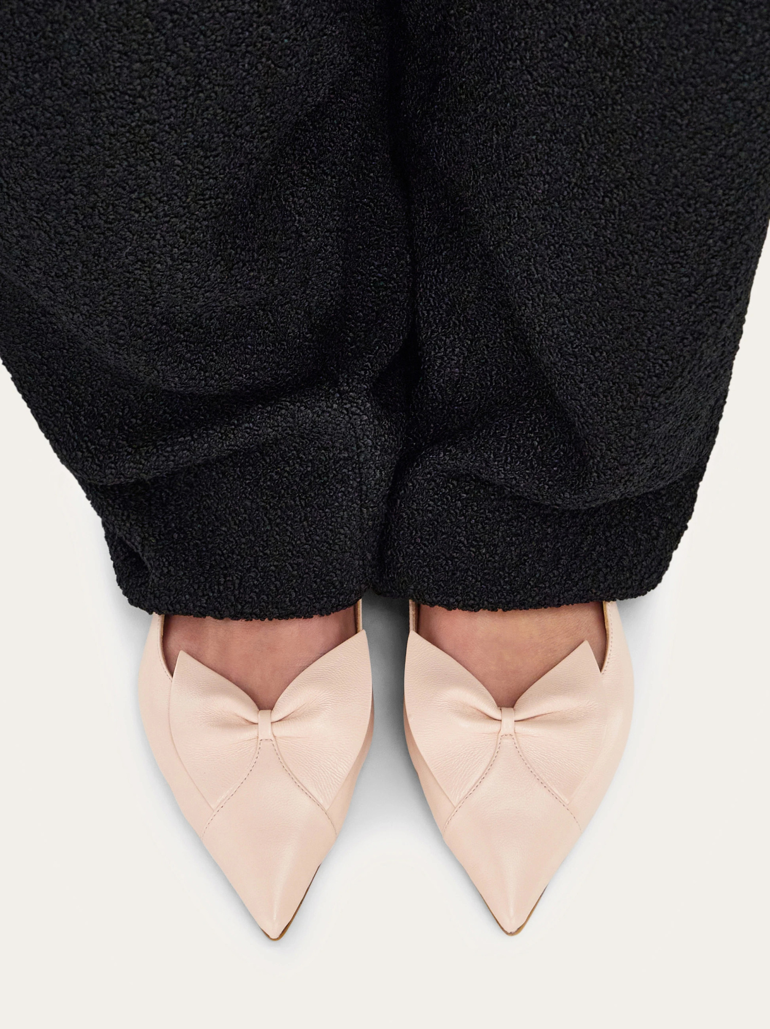 Ferragamo Gwen Pointed-toe Leather Flats In Pink