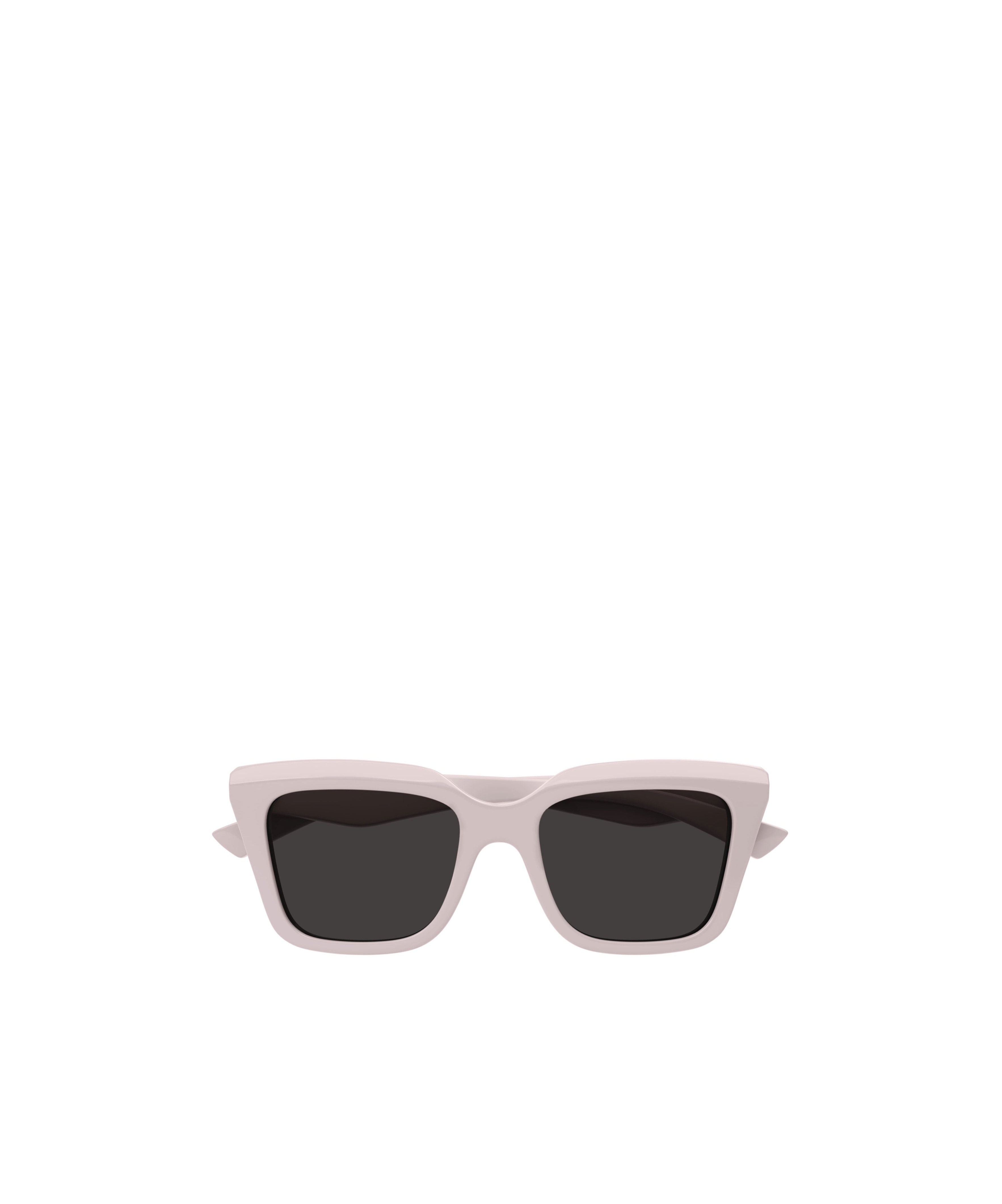 Alexander Mcqueen Geometric Frame Sunglasses In Black