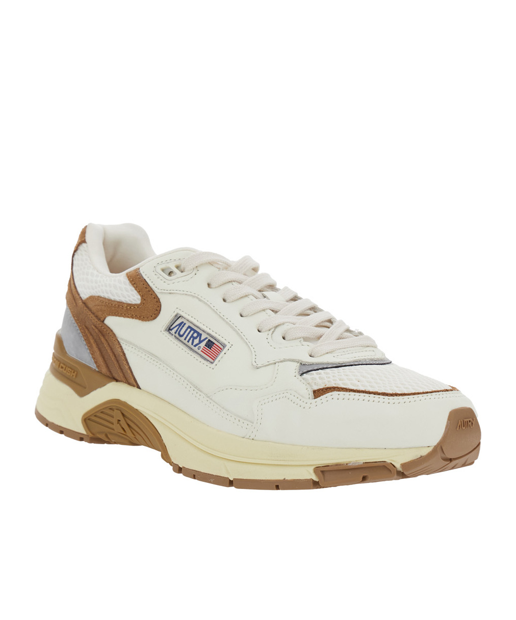 Autry 'hyperway' Beige Low Top Sneakers With Logo Patch On Tongue And Side In Neutral