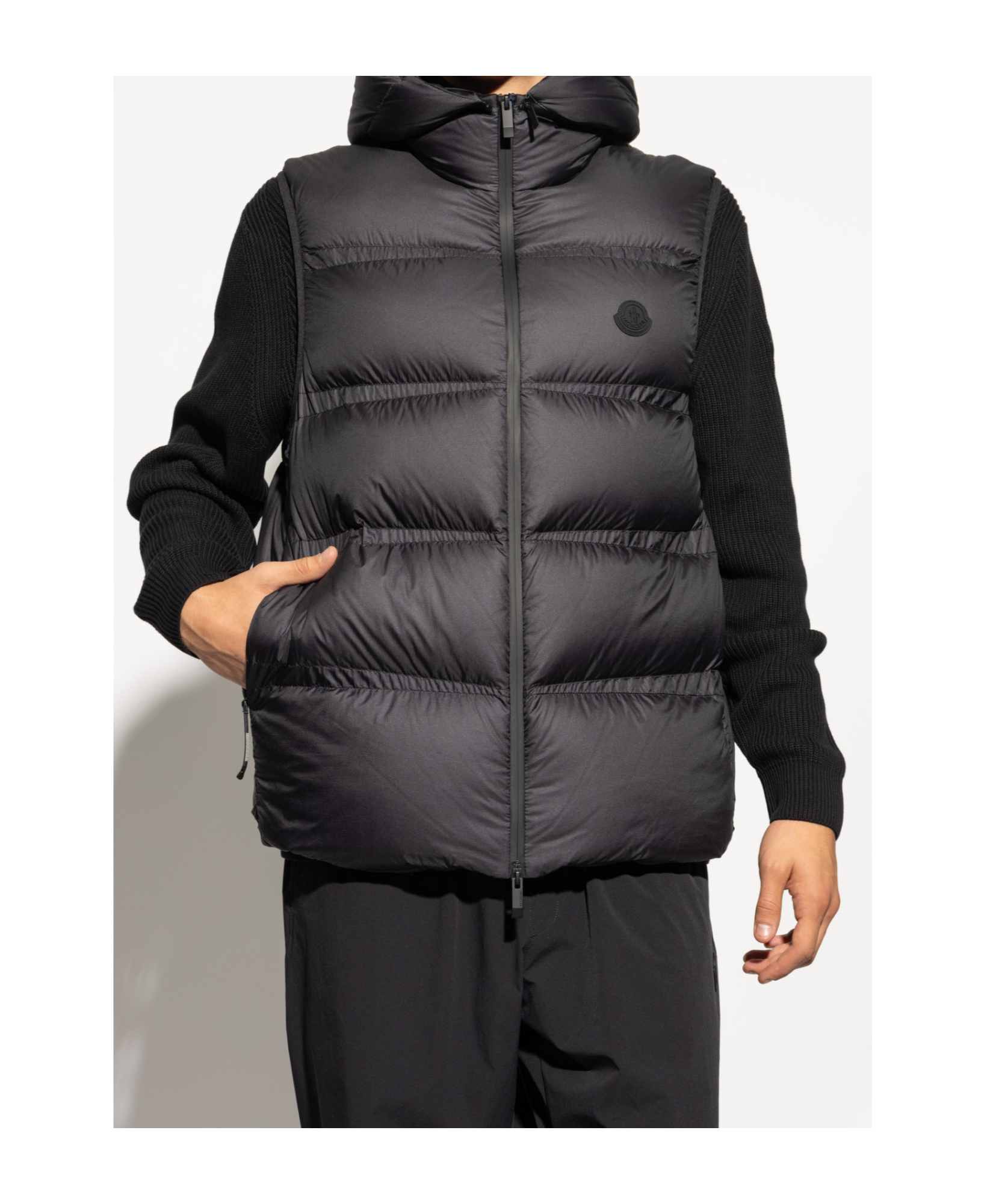 Moncler Logo Patch Hooded Down Gilet In Blue