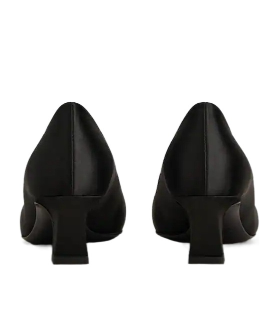 Roger Vivier Trompette Pumps In Satin In Black