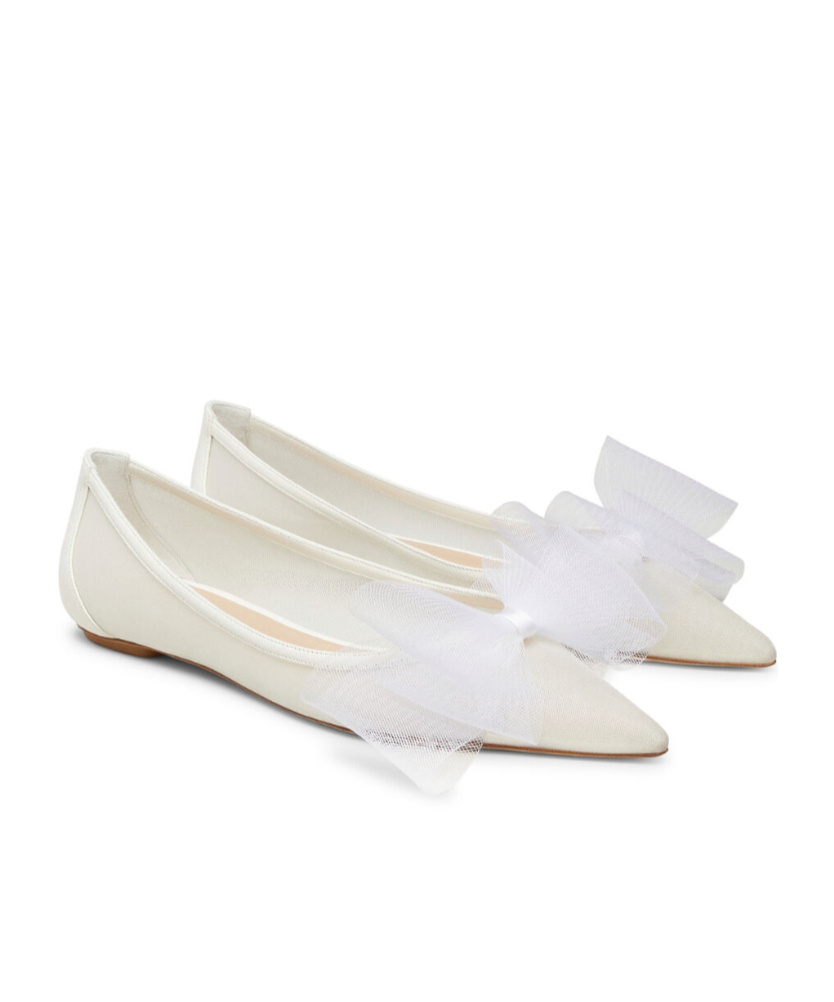 Stuart Weitzman Blushing Bow Ballerina Shoes In White
