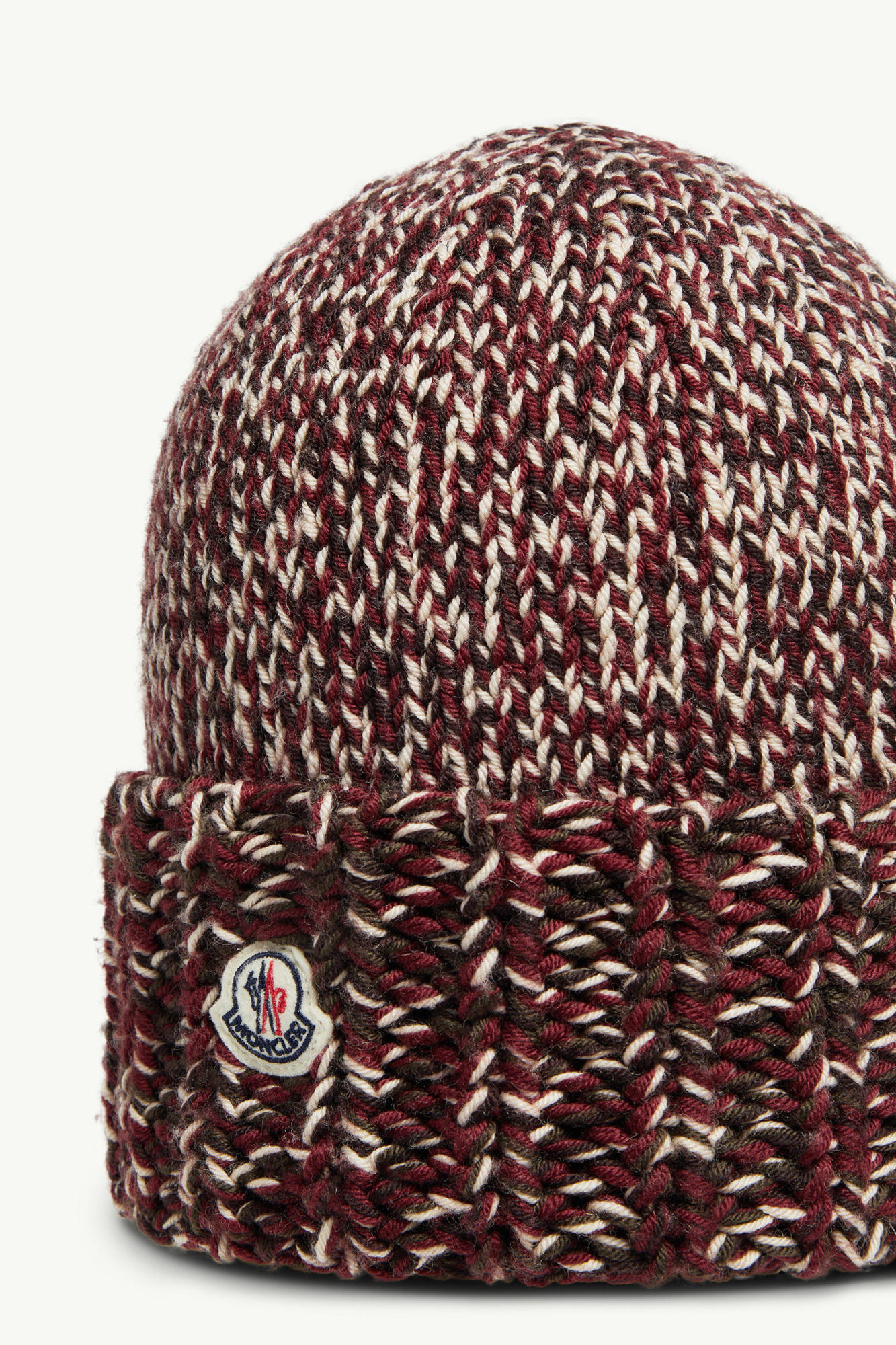 Moncler Cable-knit Logo-detail Beanie In Burgundy