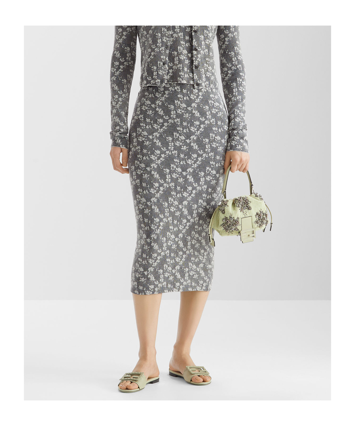 Fendi High-waisted Knit Knee-length Skirt With All-over Pattern In Black