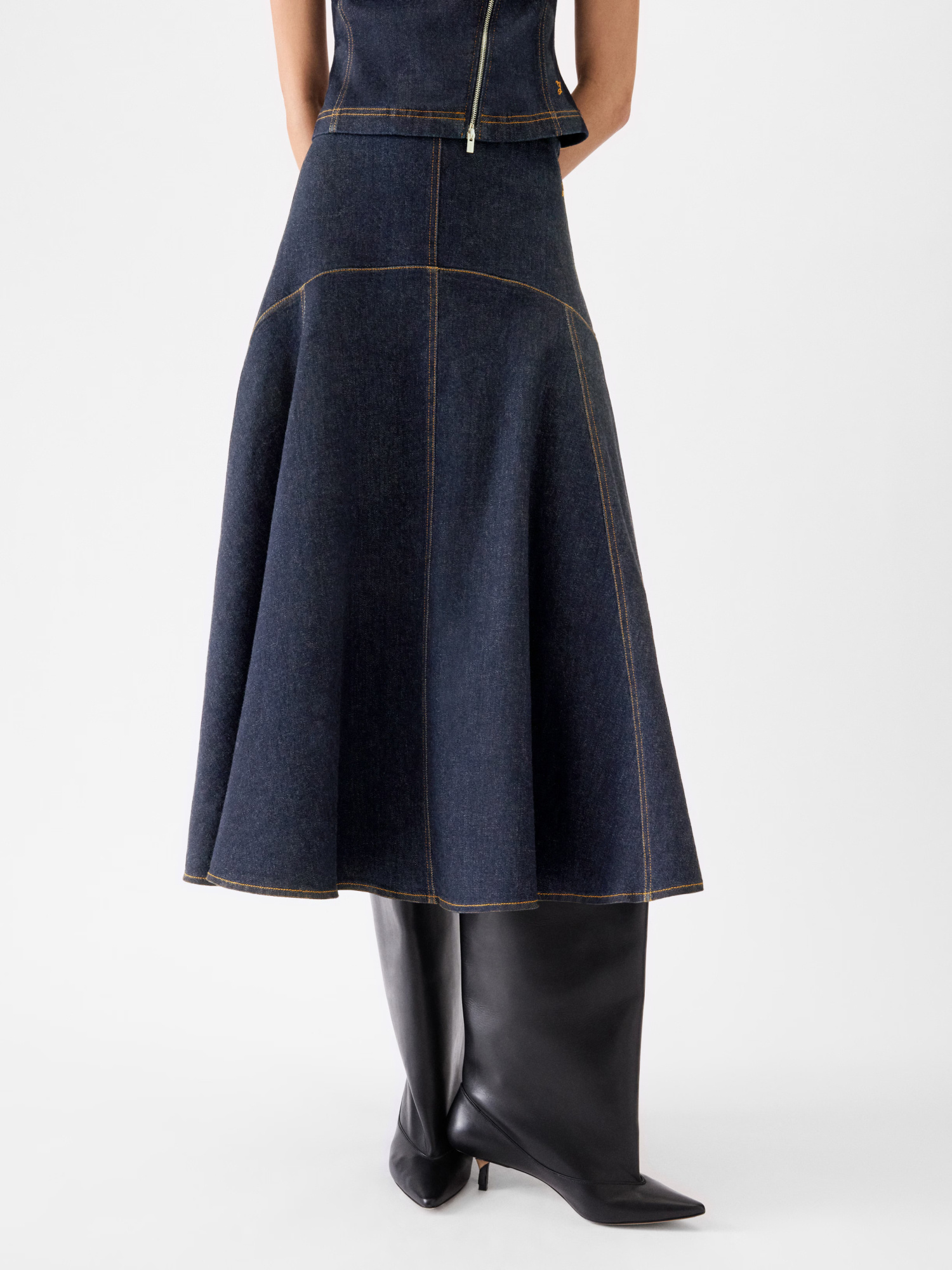 Jacquemus Flared Denim Skirt In Blue