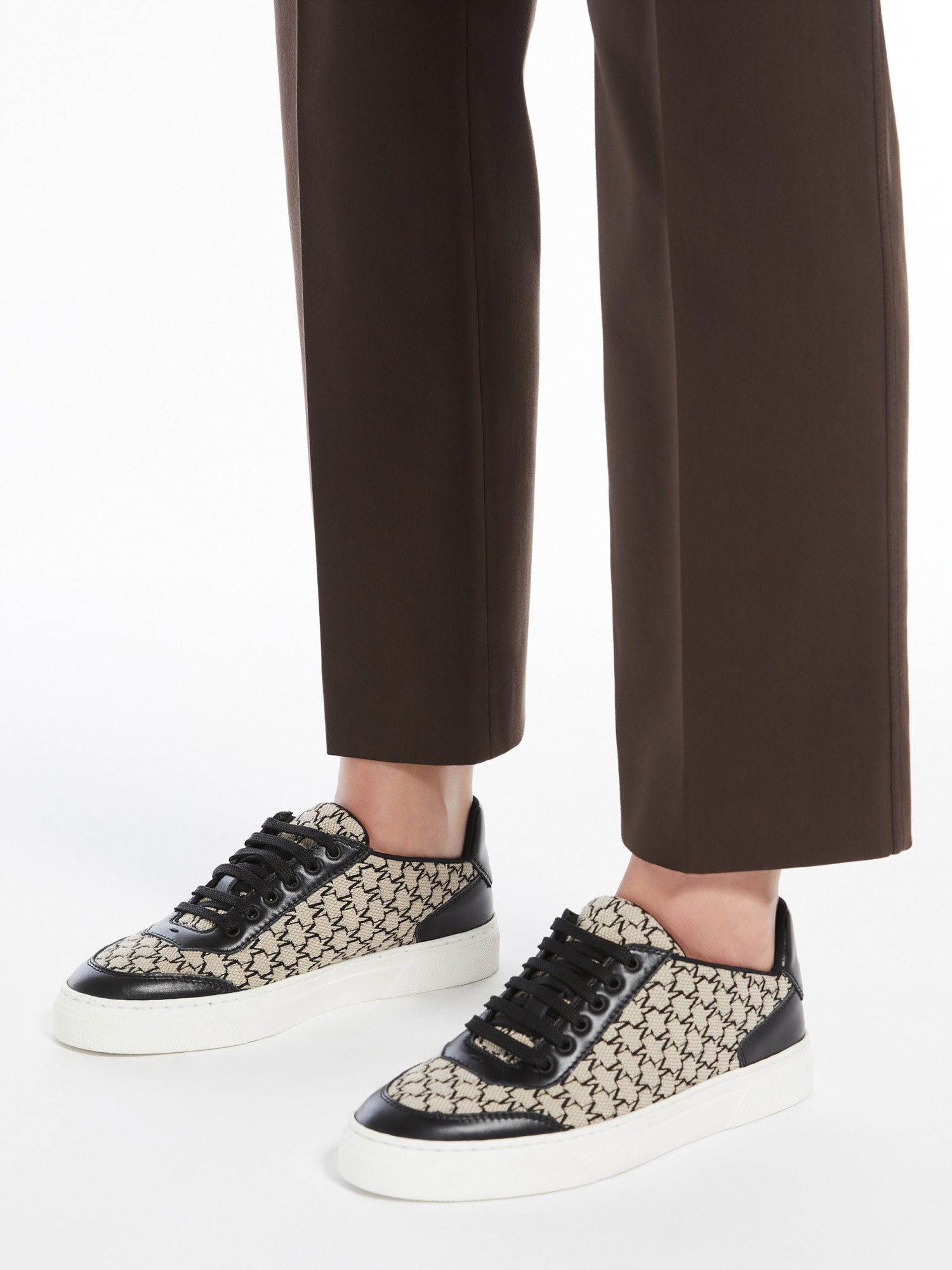 Max Mara Round Head Low-cut Sneakers In Multicolor