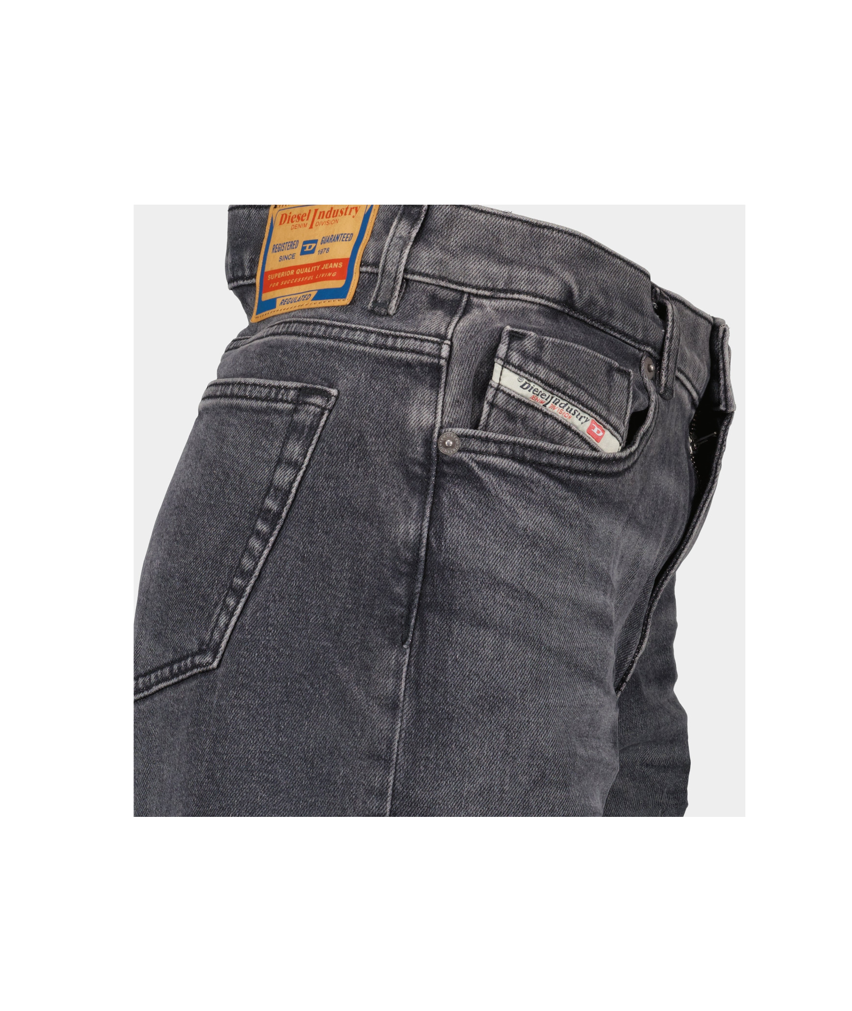 Diesel 1978 D-akemi Jeans In Black