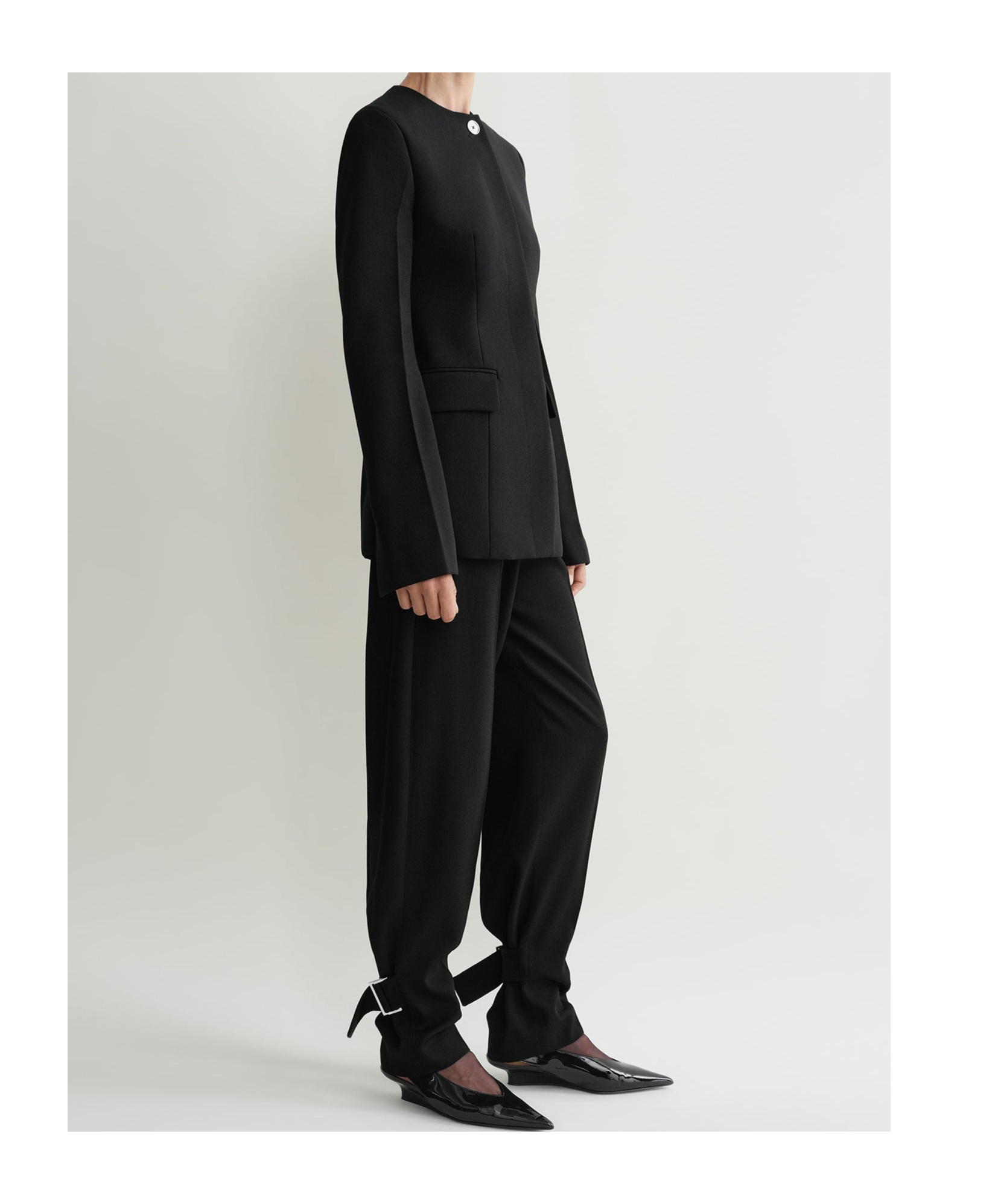 Totême Collarless Cinched Jacket In Black