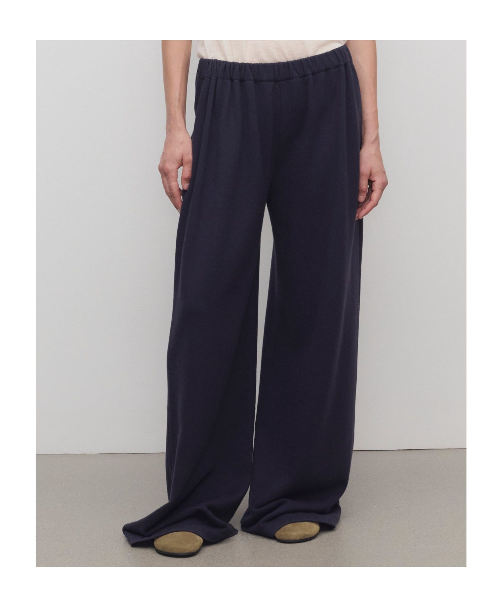 The Row Elastic Waist Sweatpants In Black