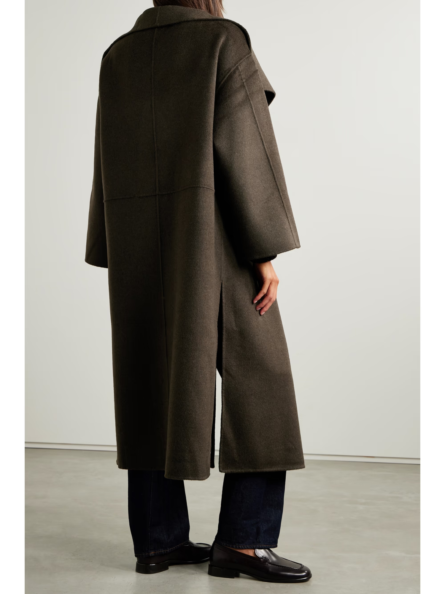 Totême Long-sleeved Coat In Black