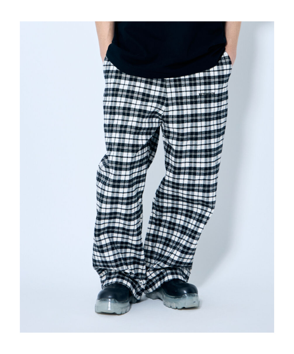 Vetements Men Metalized Wrinkled Pyjama Pants In Black