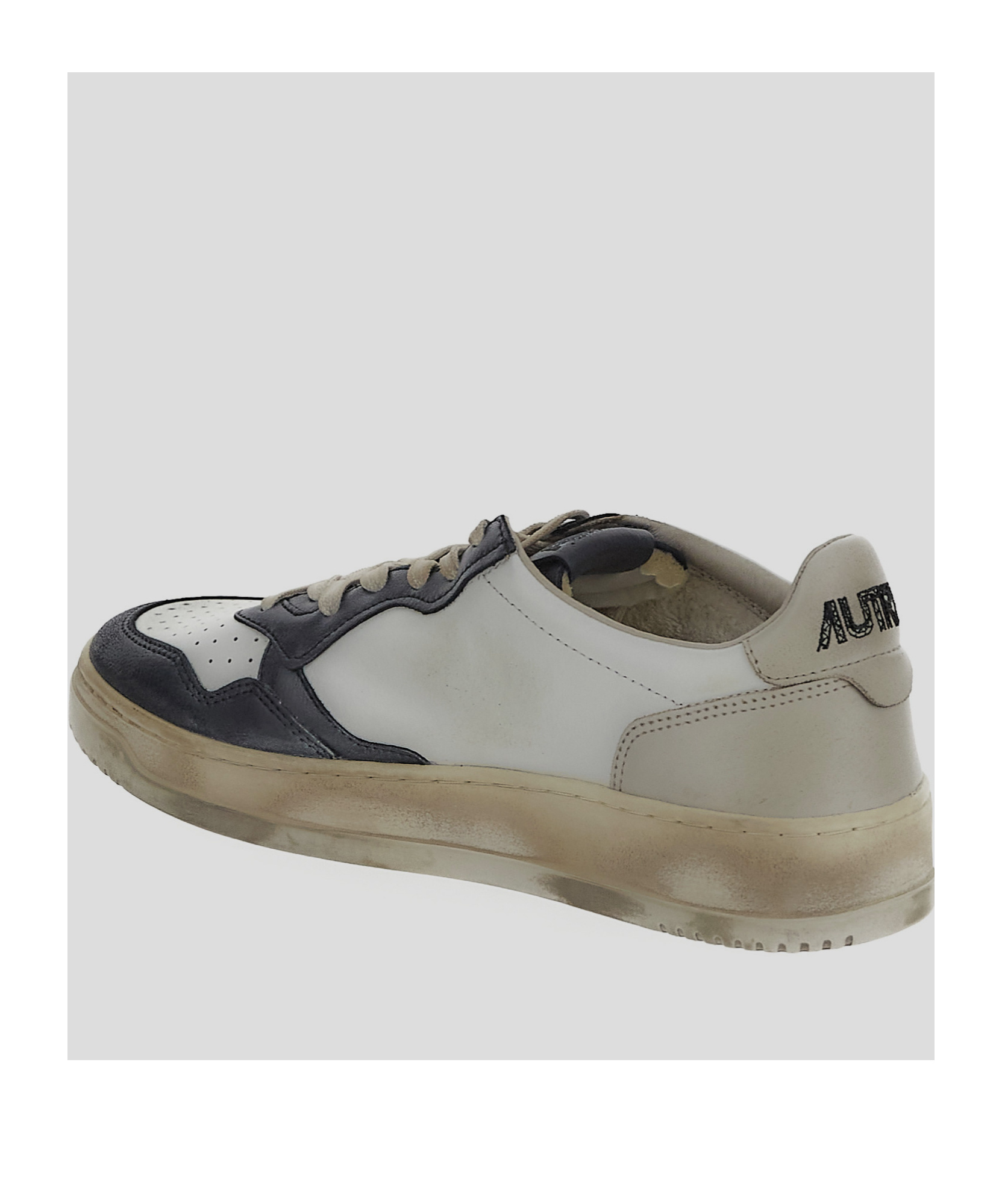 Autry Medalist Low Super Vintage Sneakers In Gray