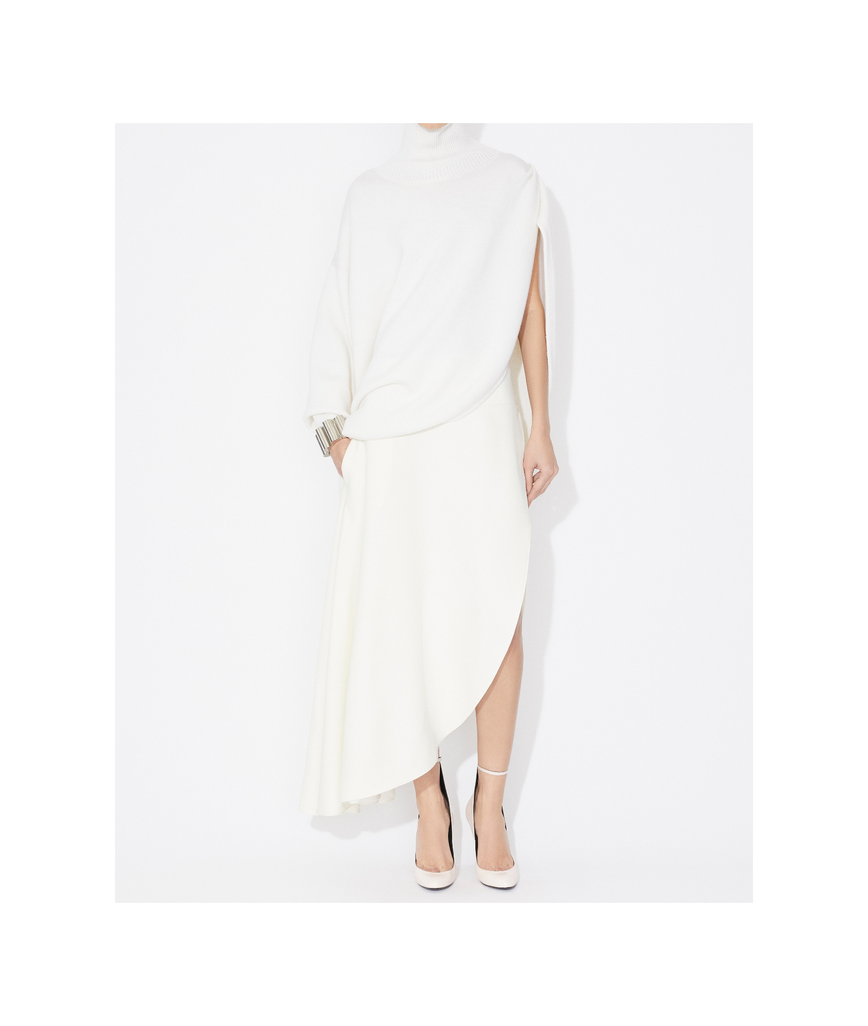 Alaïa Knitted Asymmetrical Cape Pullover In White