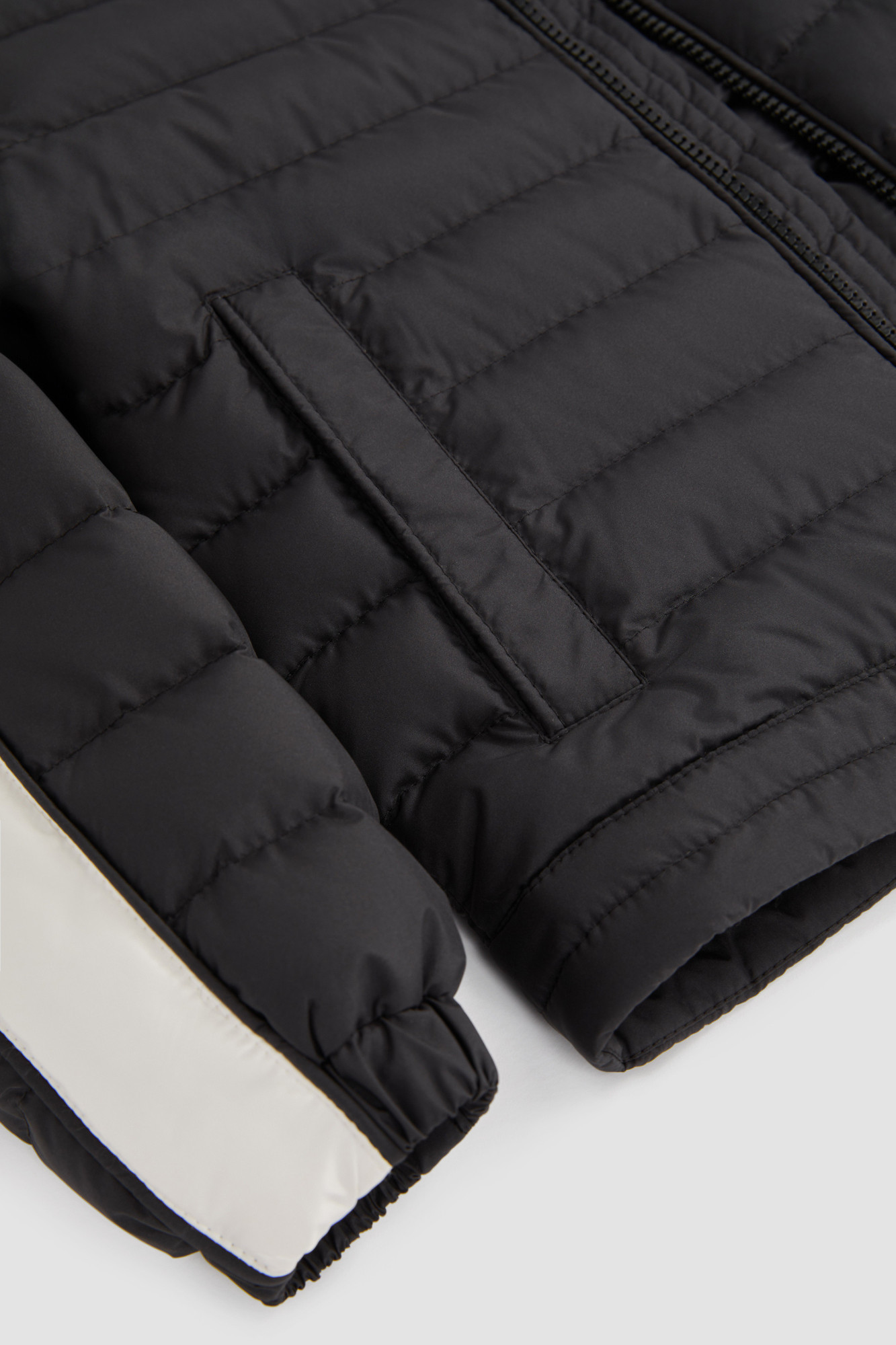 Moncler Jacobus Down Jacket In Black