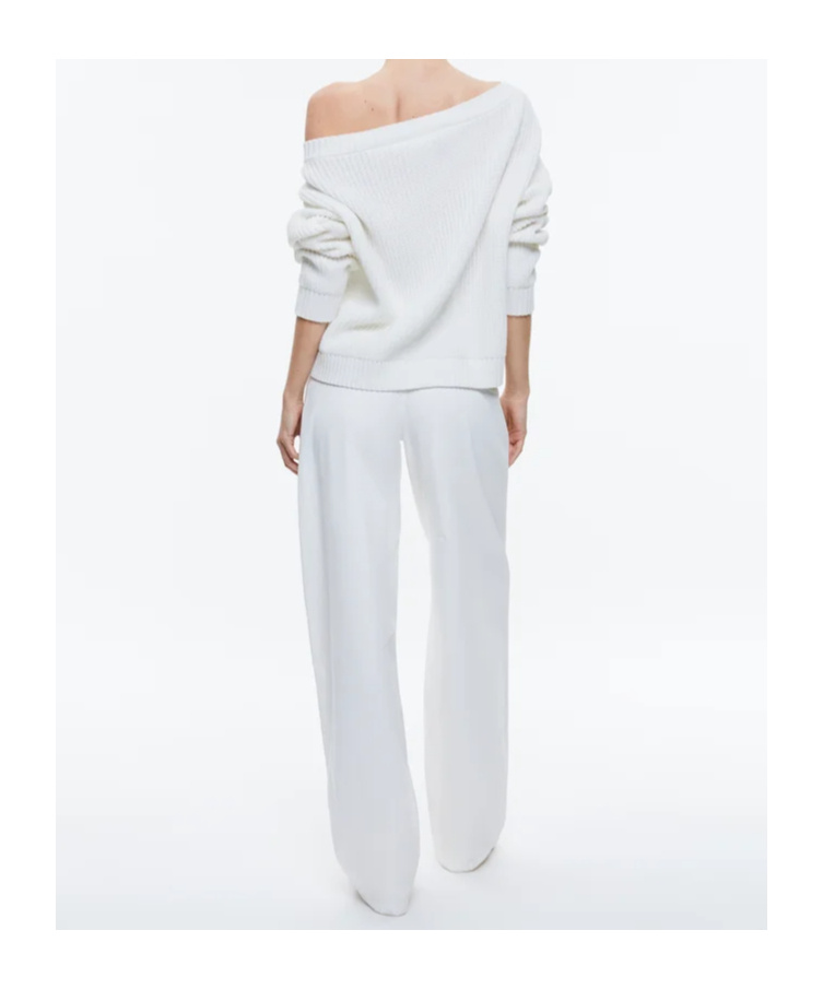 Alice And Olivia Long-sleeved Sweater In Soft White