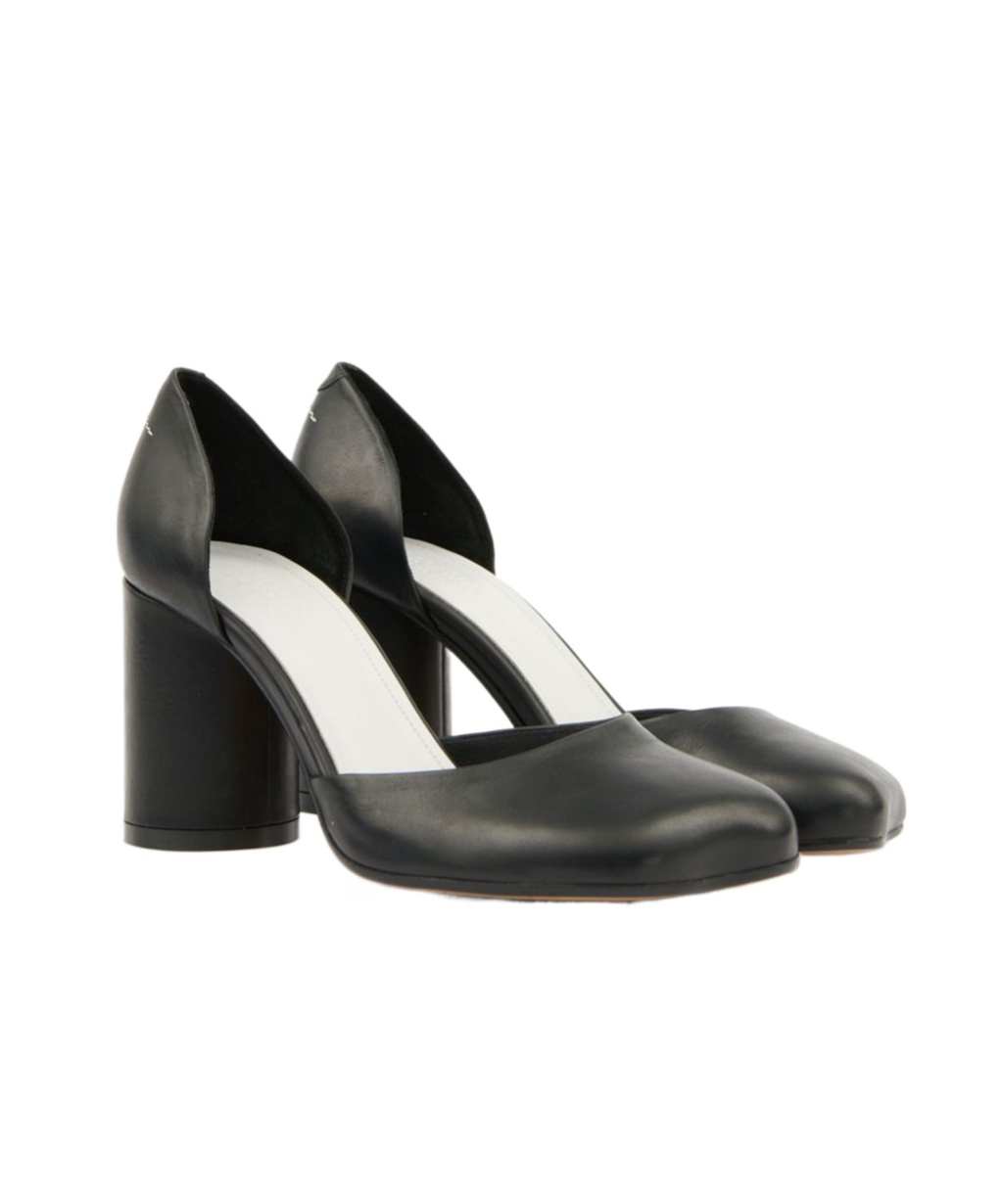 Mm6 Maison Margiela Black Shiny Vegetable Tanned Leather Court Heels In Black