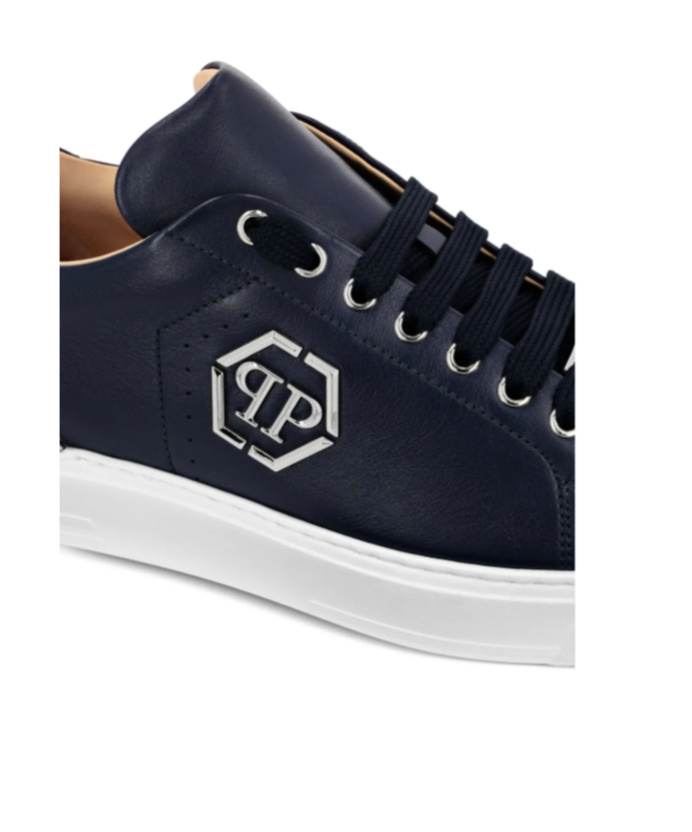 Philipp Plein Round Toe Low Top Casual Shoes In Black