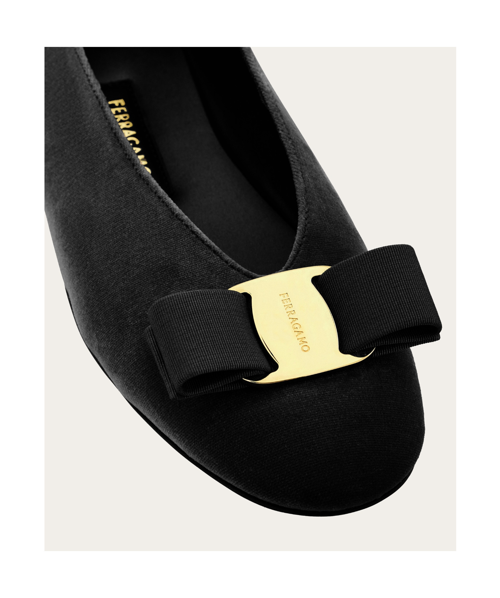 Ferragamo Vanna V Ballerinas In Velvet In Black