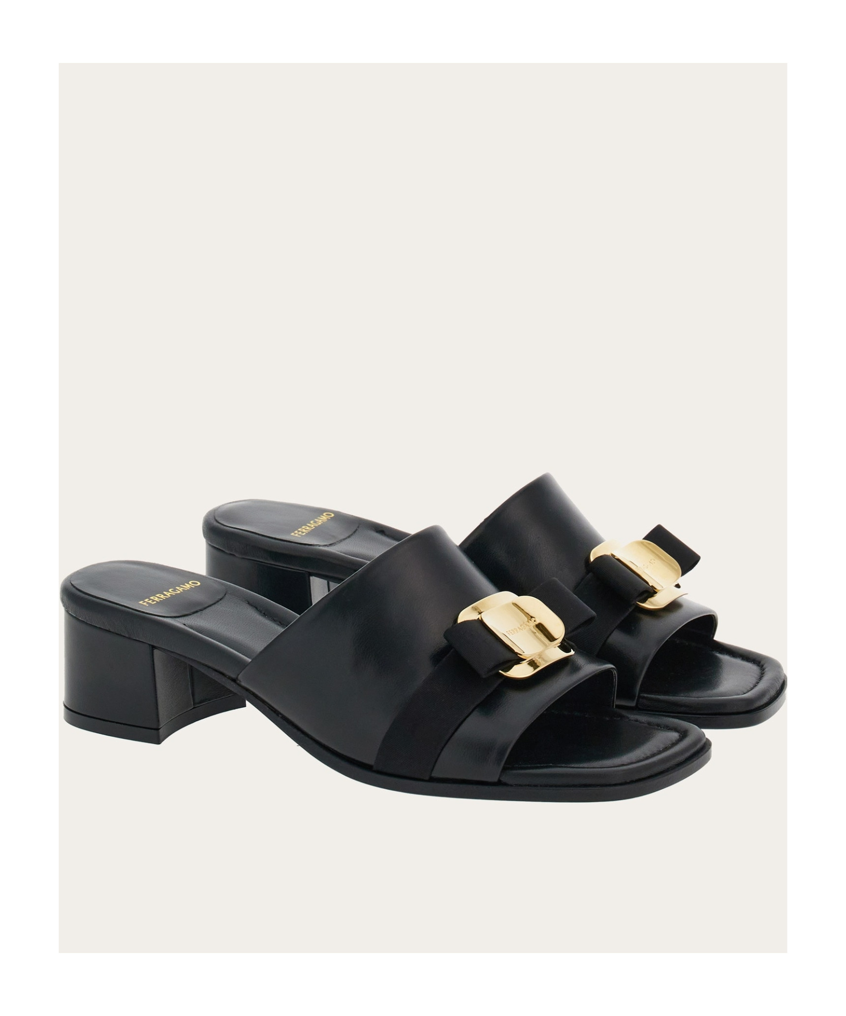 Ferragamo Vilna Leather Bow Mule Sandals In Black