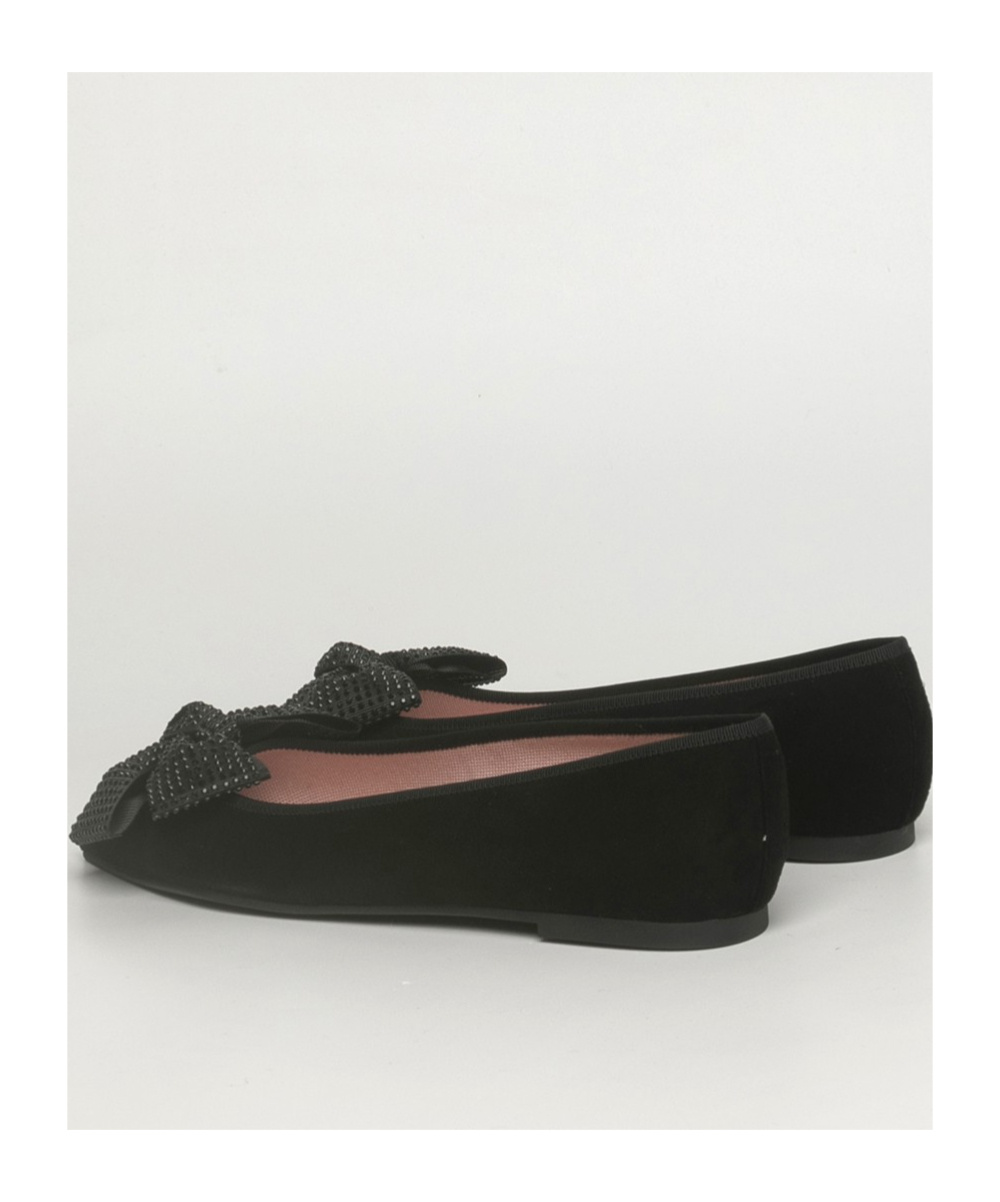 Pretty Ballerinas Ella Pointed Flats In Black