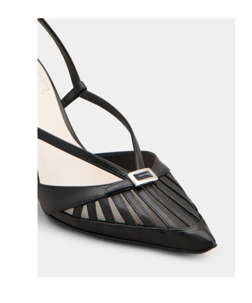 Roger Vivier Virgule D'orsay Pumps In Leather In Black