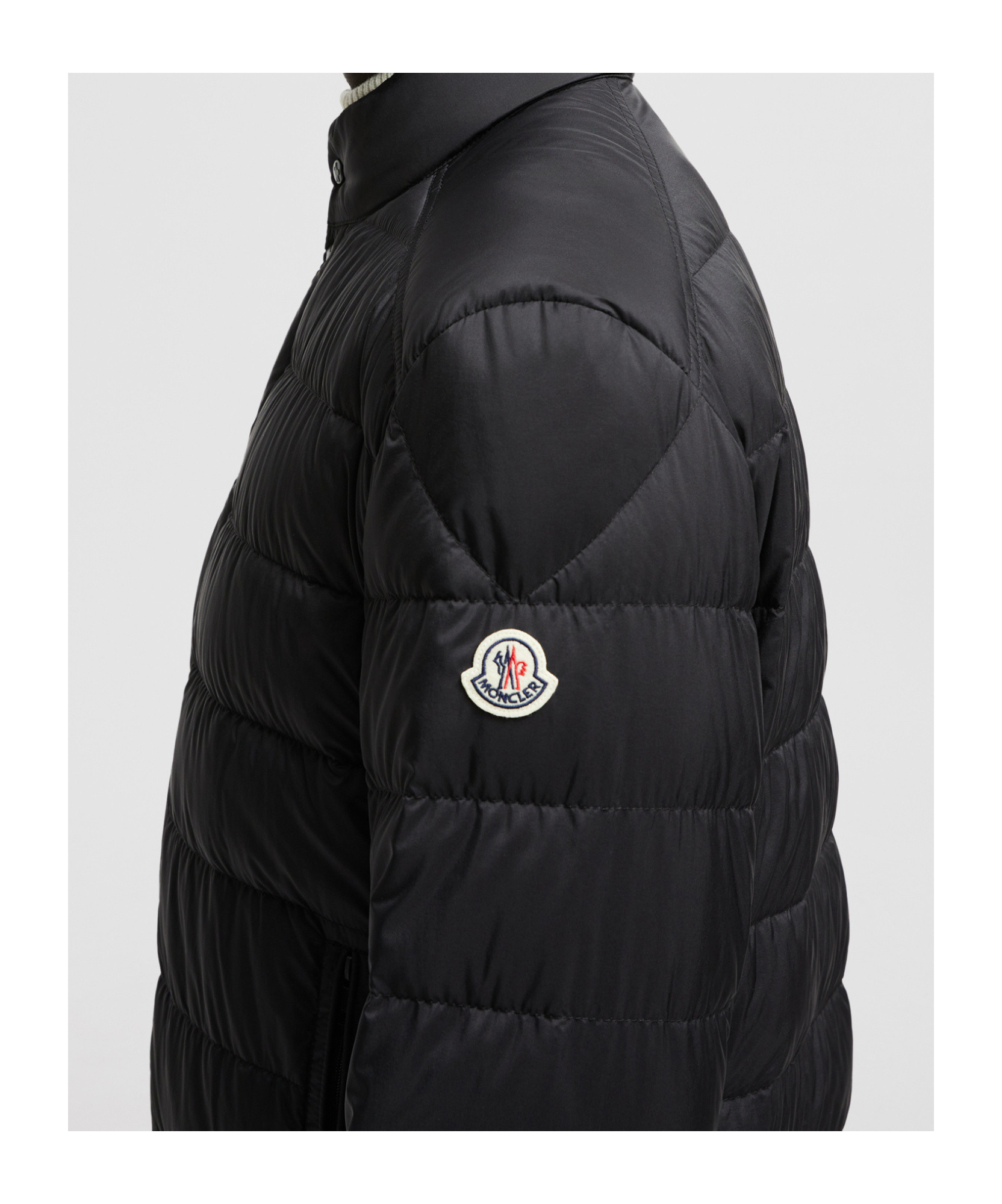 Moncler Chevrerie Down Jacket In Black