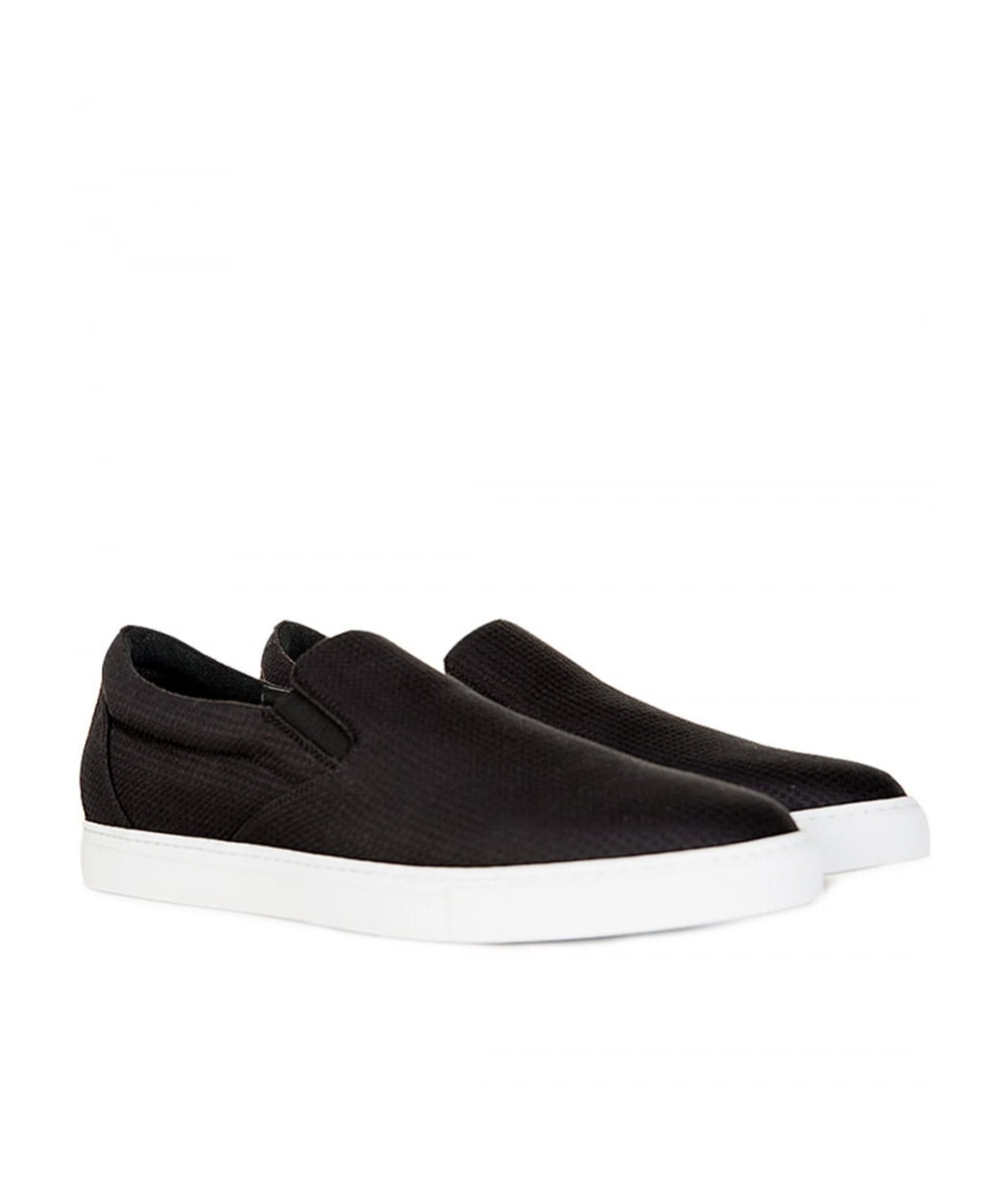 Dsquared2 Round Toe Low-top Casual Shoes In Black