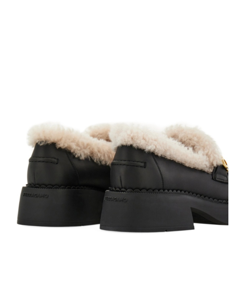 Ferragamo Loafer With Hug Buckle Detail In Black