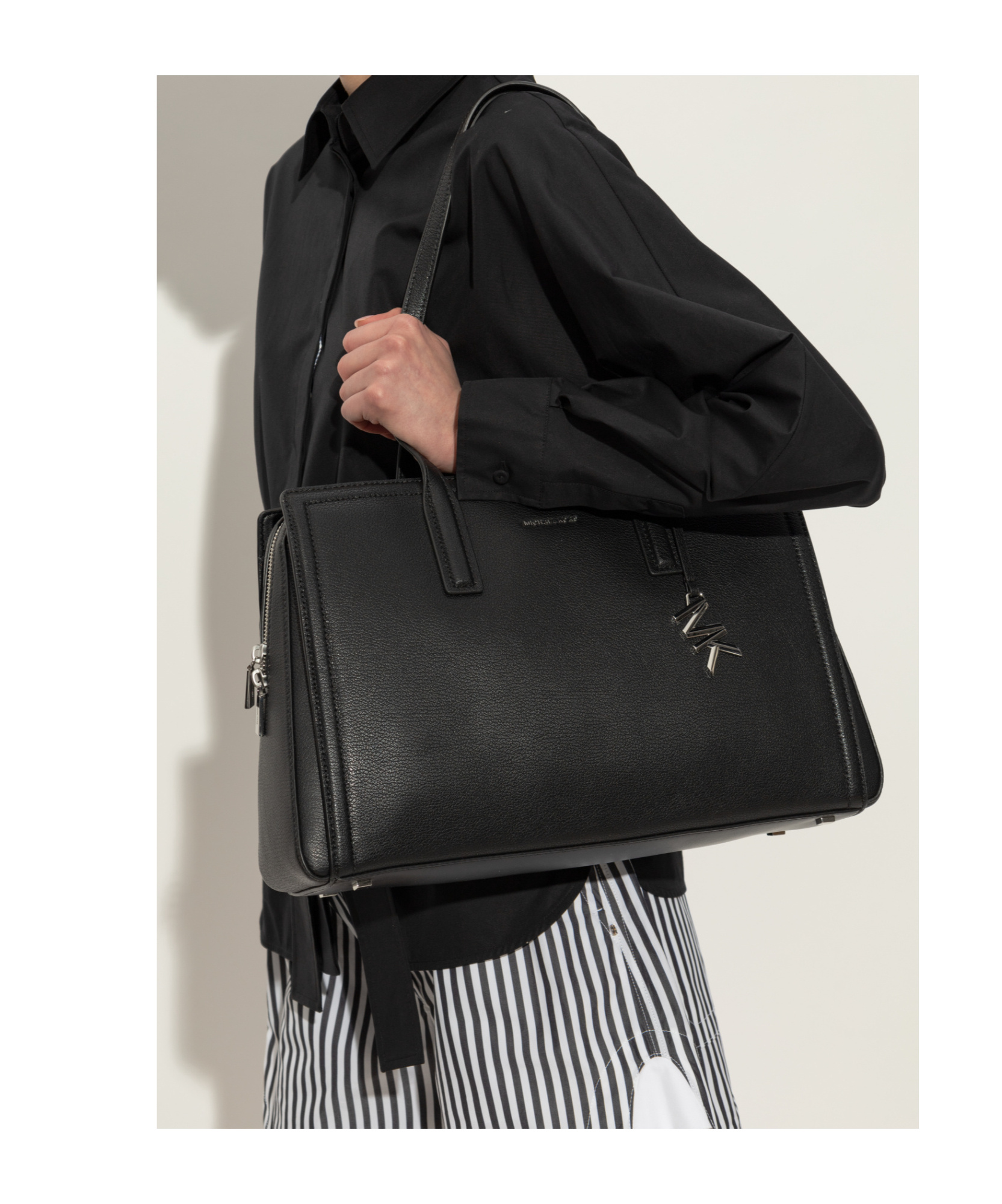 Michael Michael Kors Rectangular Shoulder Bag In Black