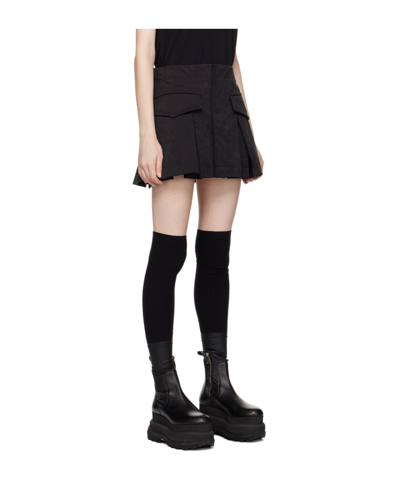Sacai Dark Pleated Detail Culottes In Black