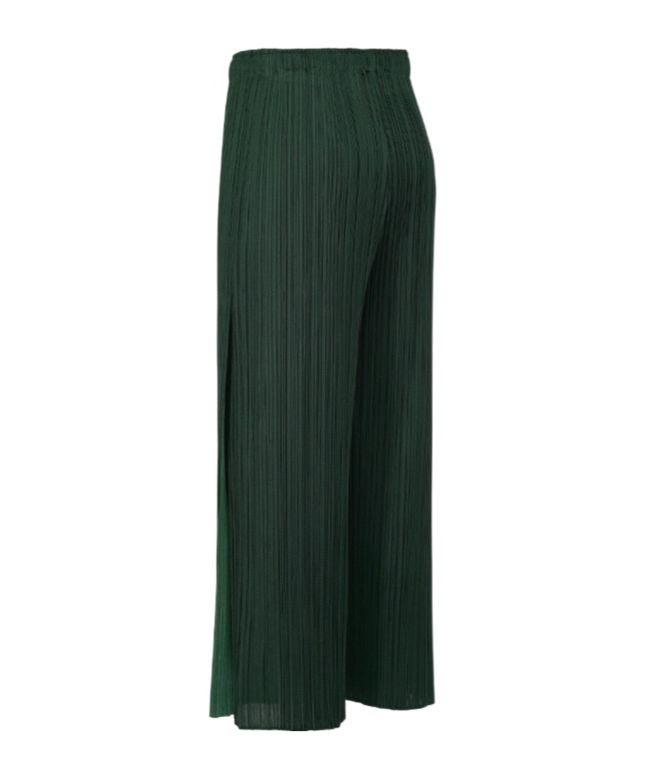 Issey Miyake Pleated Cropped Trousers In Green