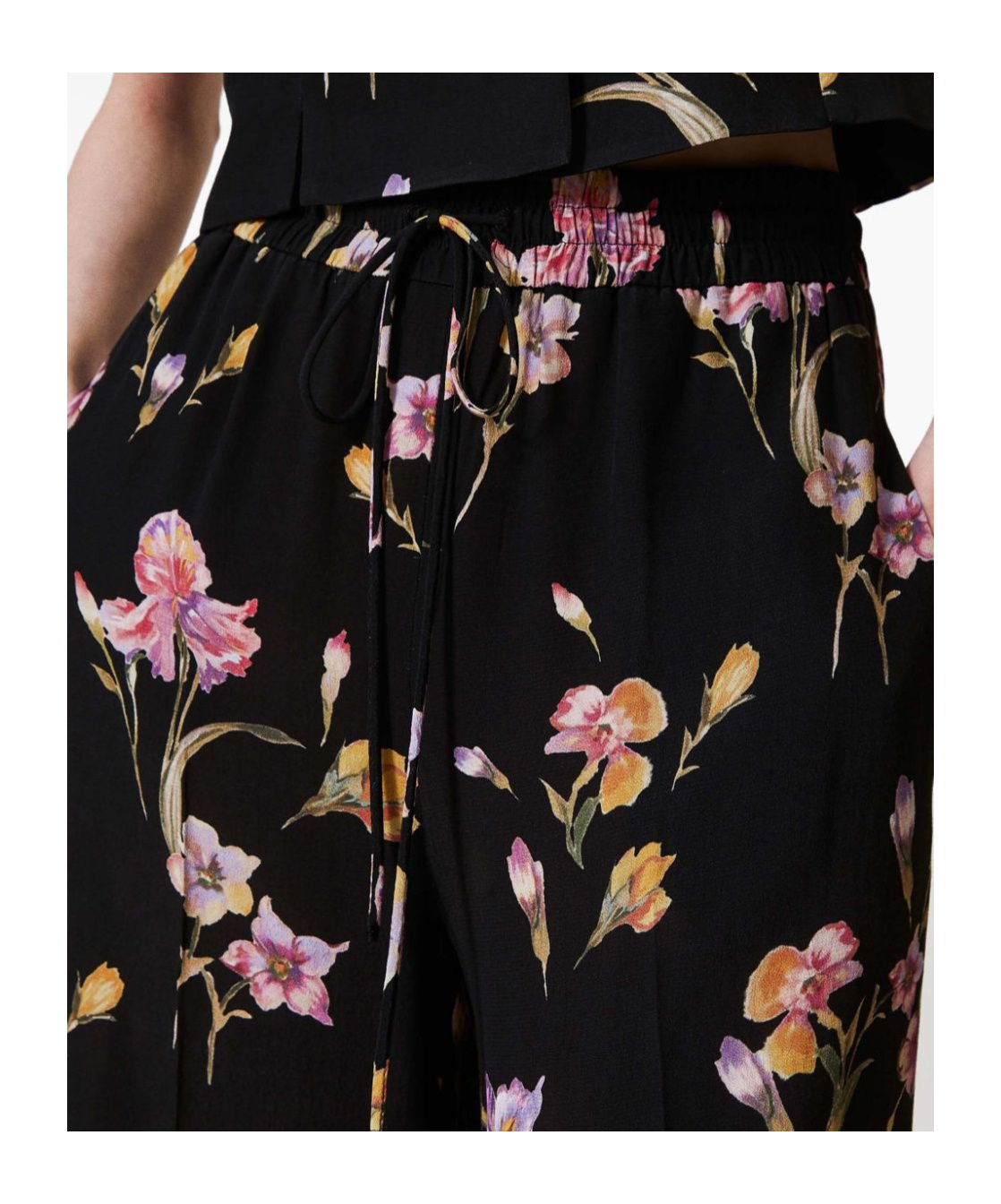 Twinset Twin-set Relaxed Fit Black Trousers In Black