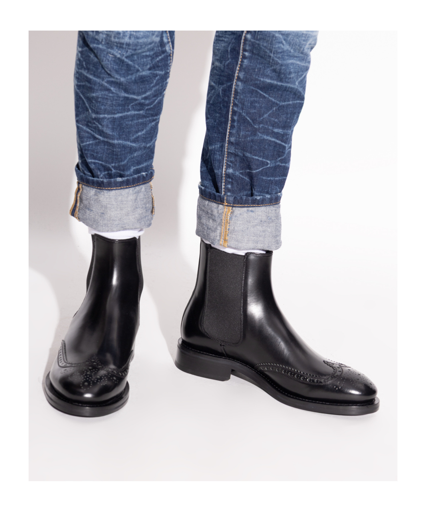 Dsquared2 Round Toe Boots In Black