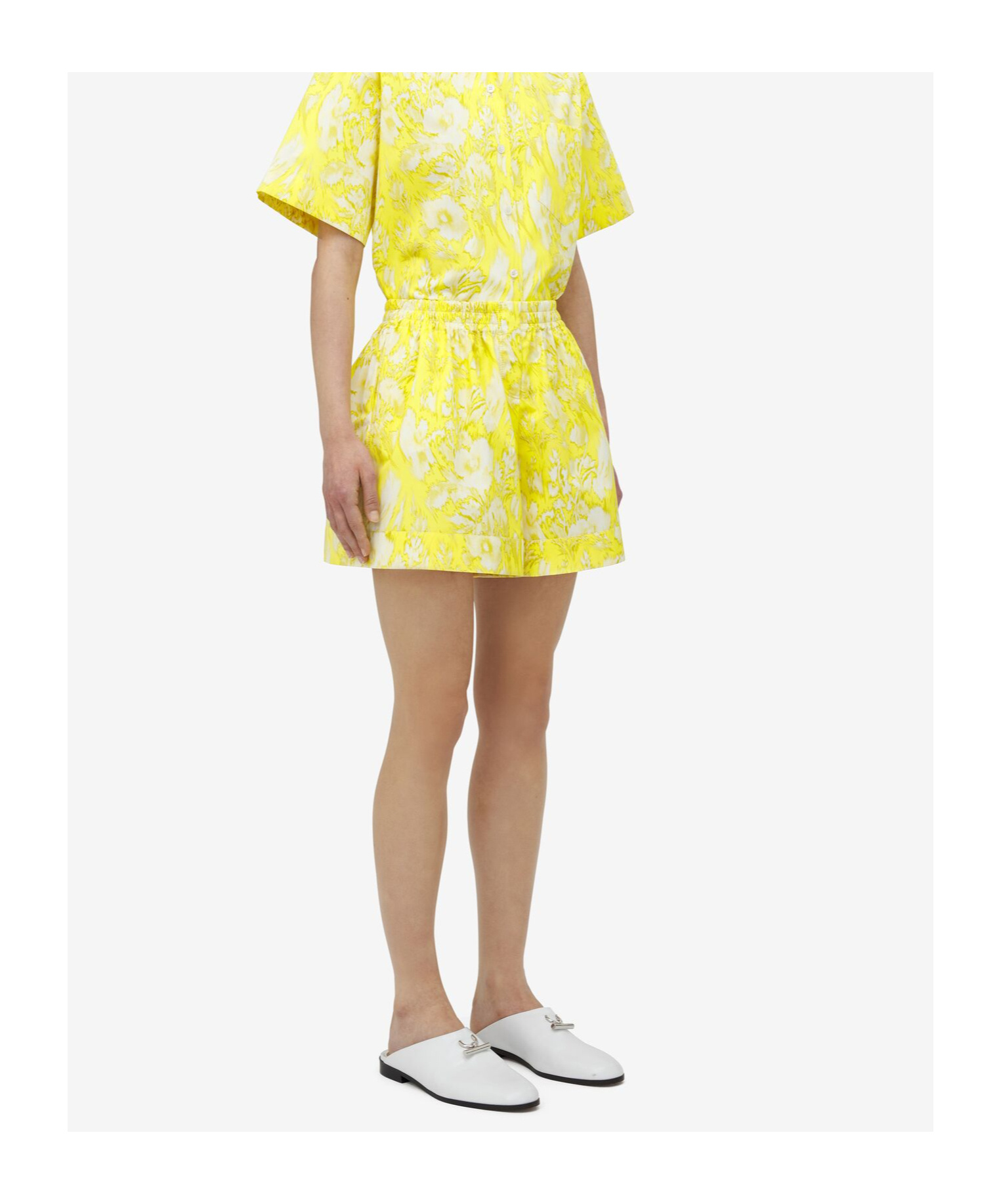Alexander Mcqueen Warped Floral Shorts In Yellow