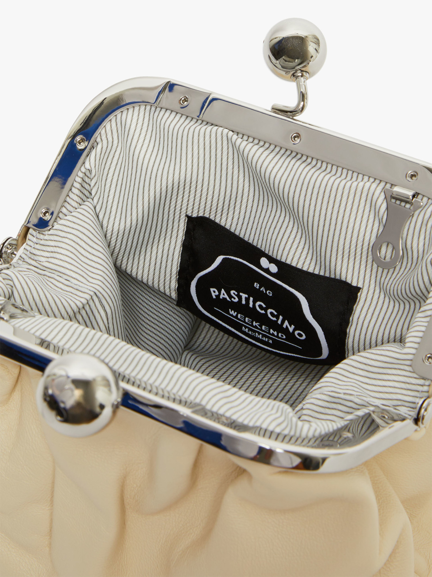 Weekend Max Mara Pasticcino Logo Shoulder Bag In Nude