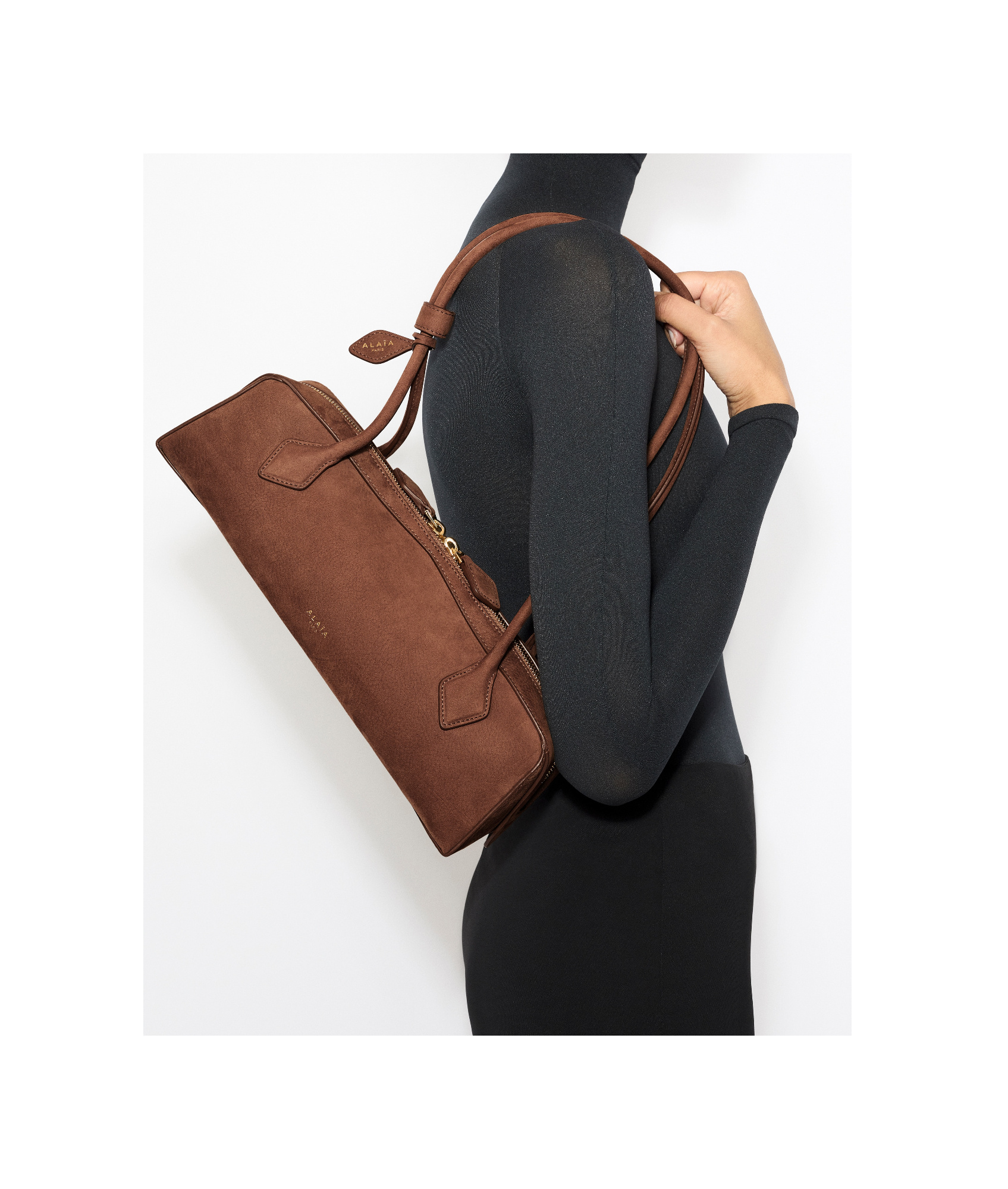 Alaïa Le Teckel Medium Shoulder Bag In Brown