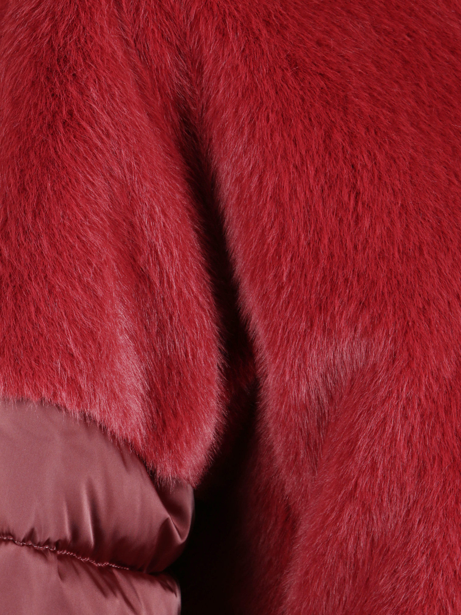 Herno Satin Cape And Lady Alternative Fur In Red