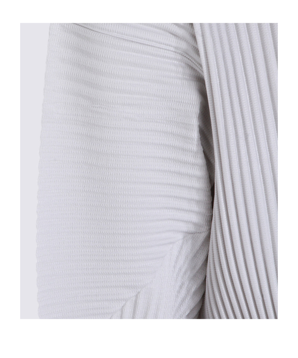Issey Miyake Long Sleeve Ribbed Turtleneck Top In White