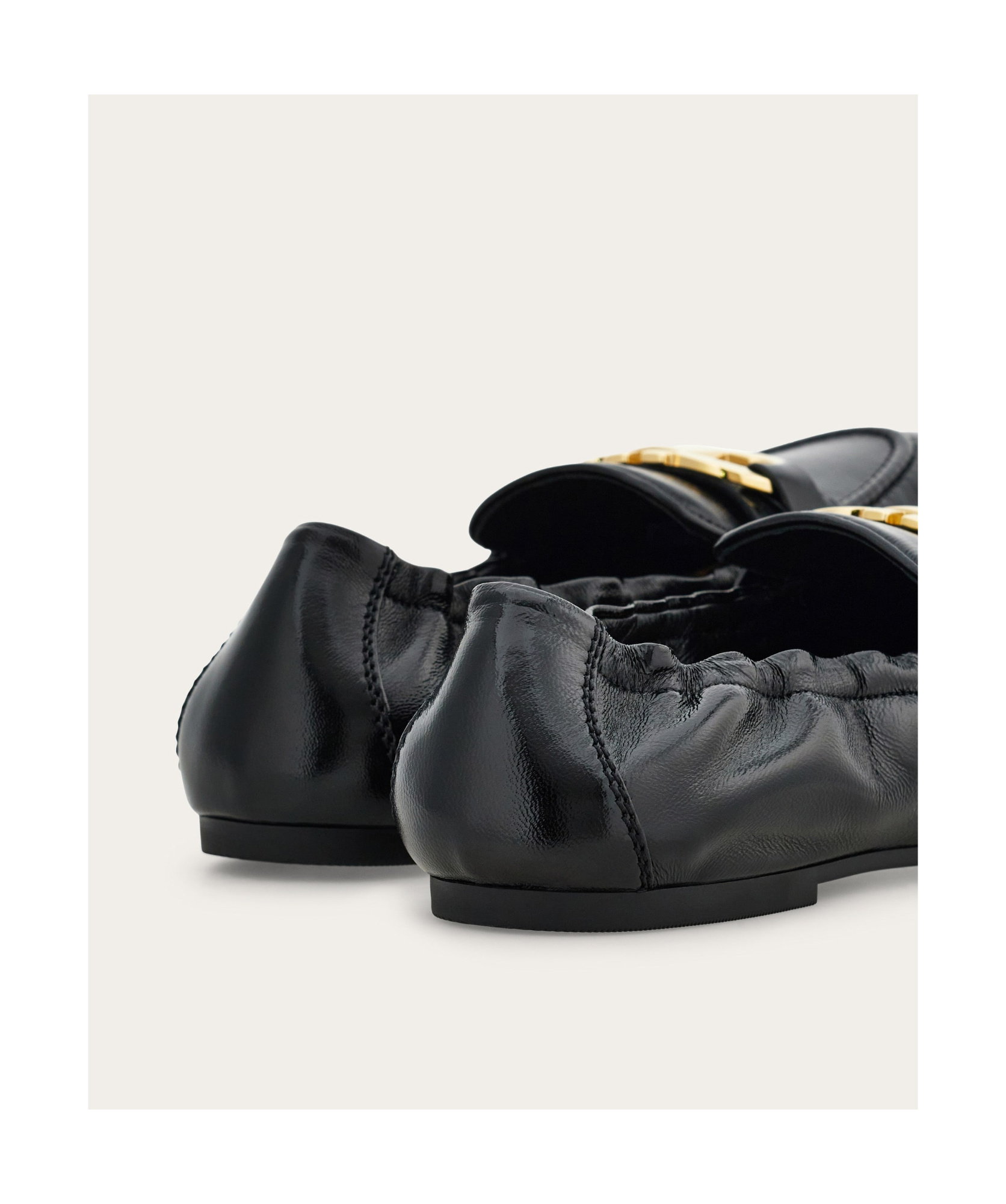 Ferragamo Gancini Leather Loafers With Round Toe In Black