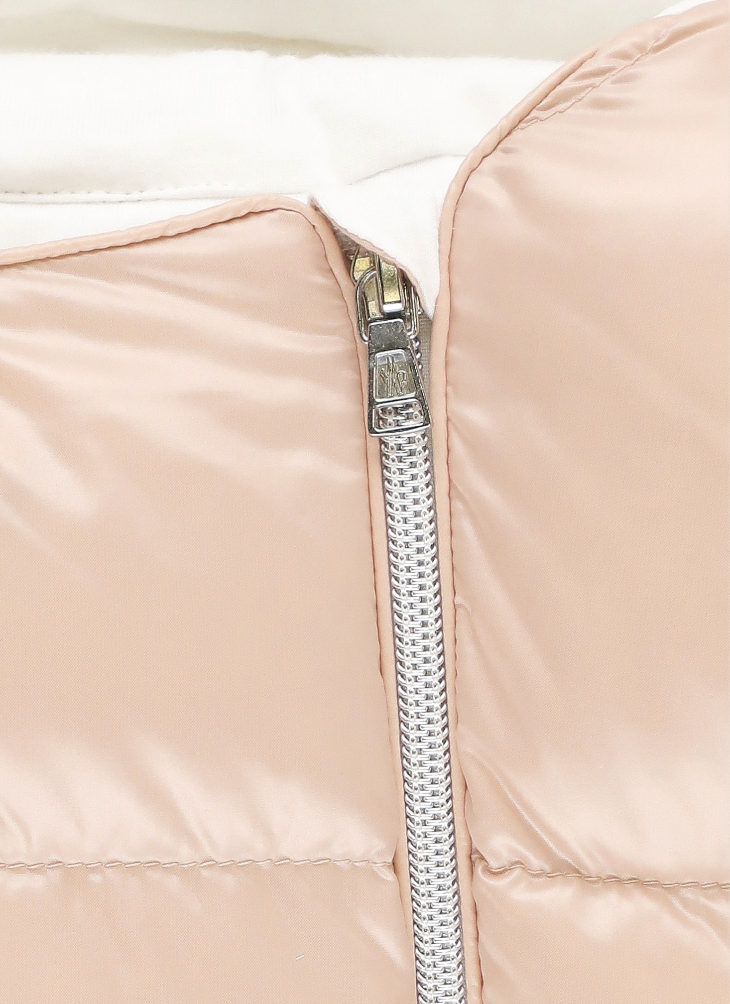 Moncler Logo Print Holding Bag In Nude